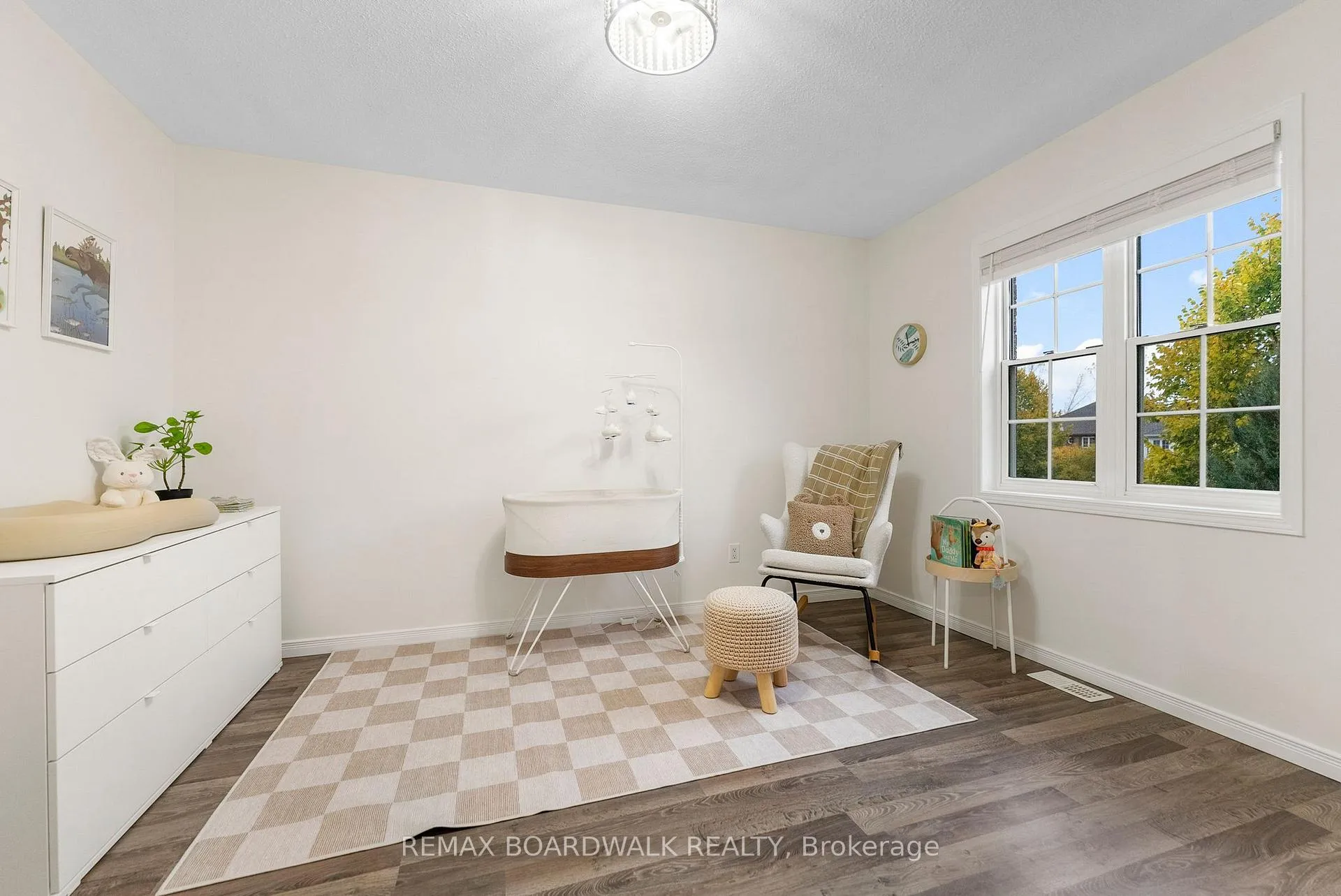 Photo 27 of 34 Catterick Crescent, Ottawa, Kanata - Morgan's Grant/South March — HOMEH