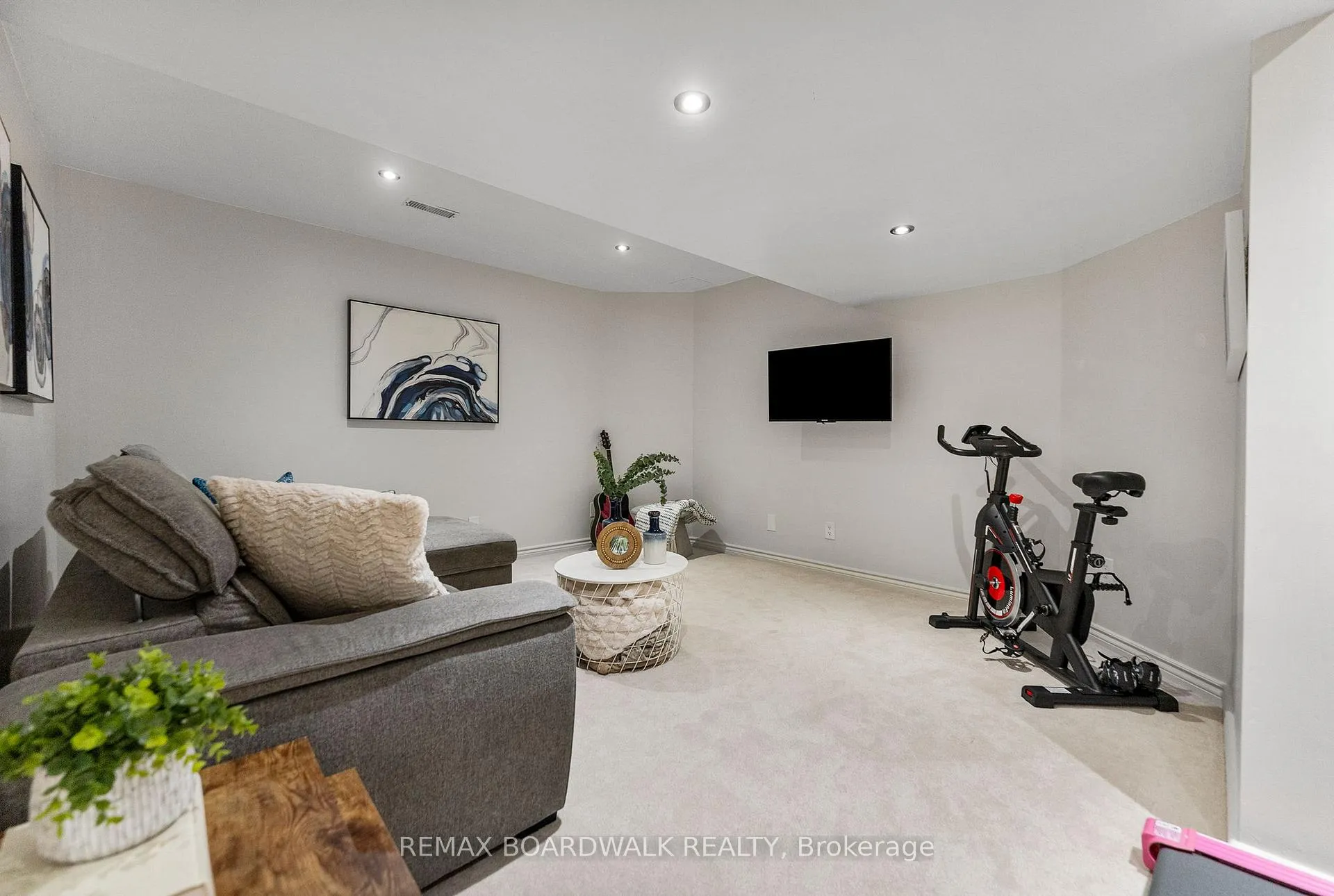 Photo 34 of 34 Catterick Crescent, Ottawa, Kanata - Morgan's Grant/South March — HOMEH