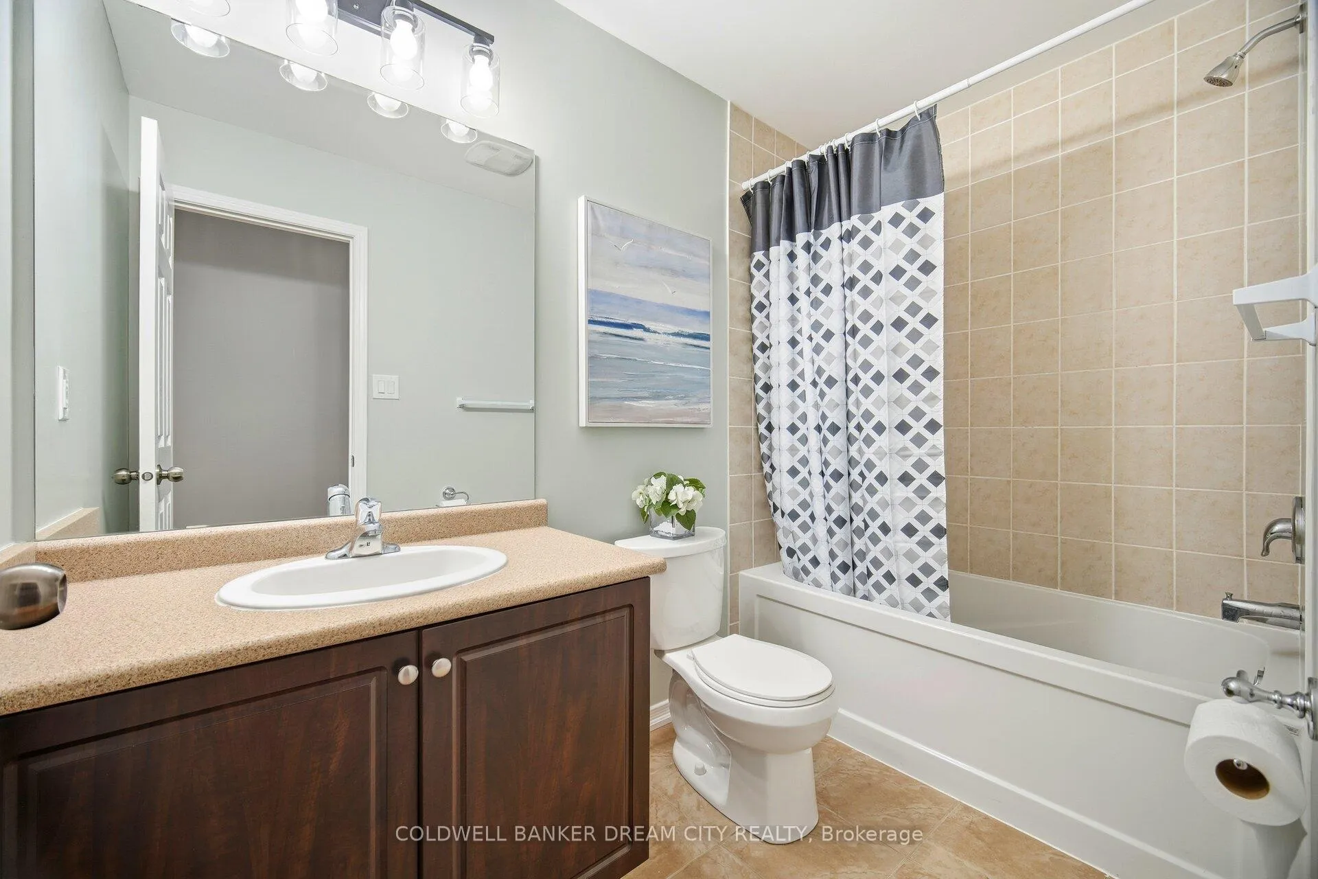 Photo 35 of 172 Whitwell Way, Hamilton, Binbrook — HOMEH