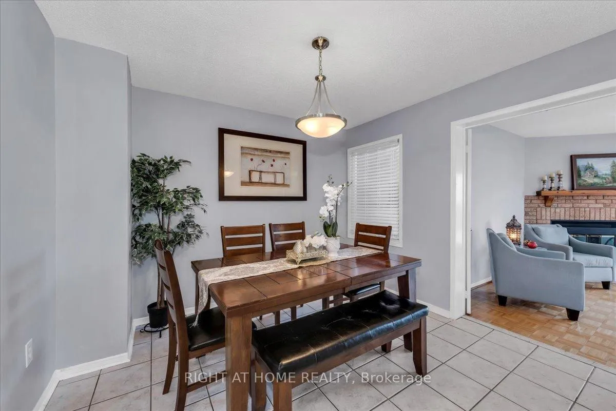 Photo 10 of 2 Wooliston Crescent, Brampton, Fletcher's West — HOMEH