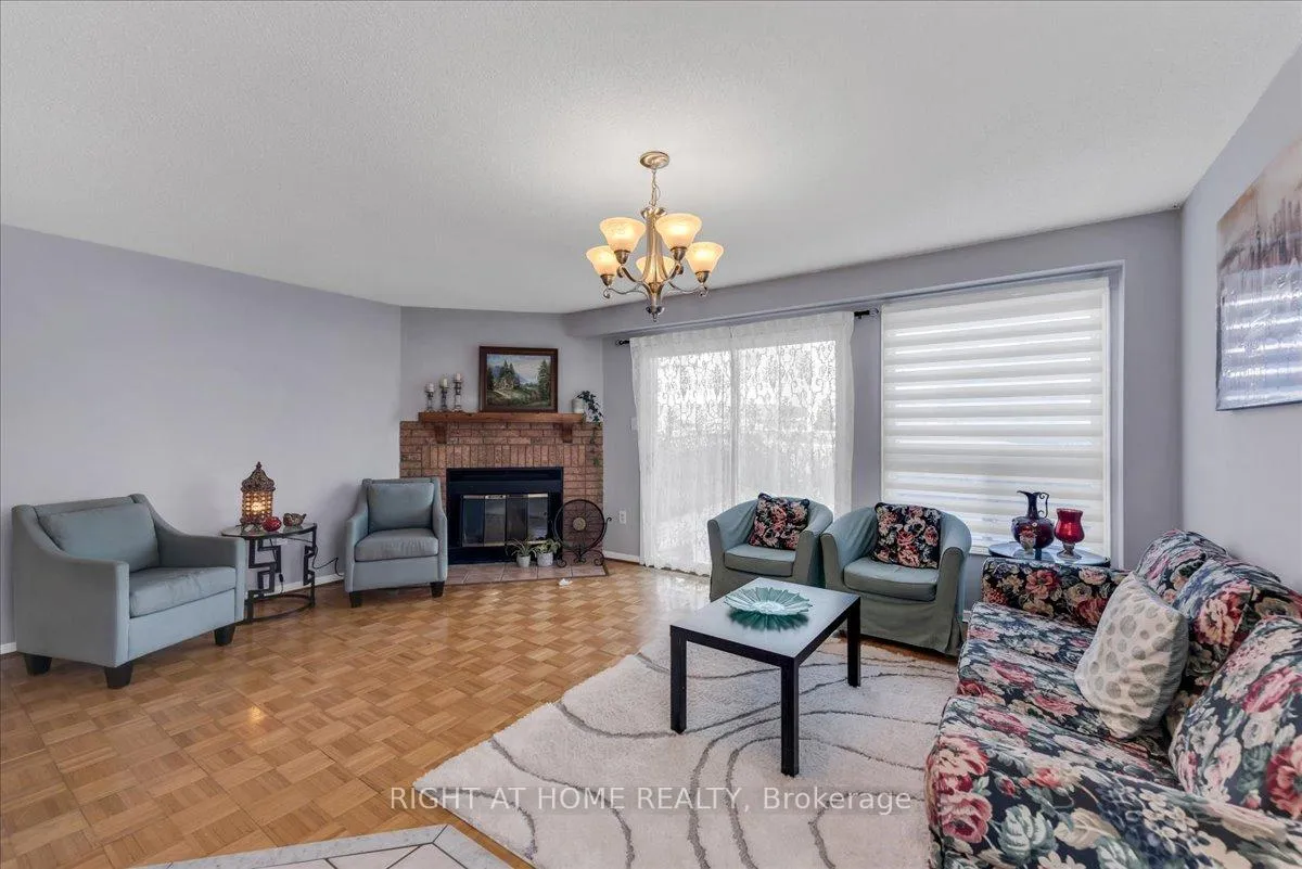 Photo 15 of 2 Wooliston Crescent, Brampton, Fletcher's West — HOMEH