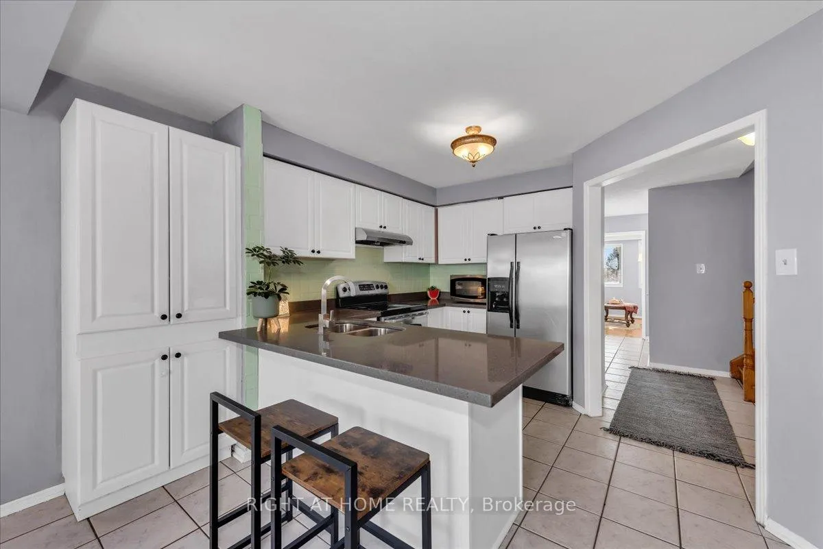 Photo 18 of 2 Wooliston Crescent, Brampton, Fletcher's West — HOMEH