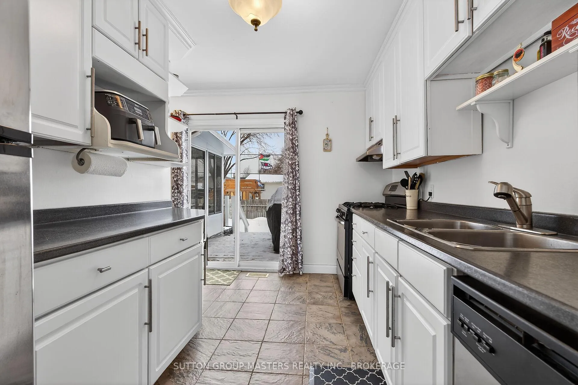 Photo 12 of 51 Kildare Avenue, Loyalist, Amherstview — HOMEH