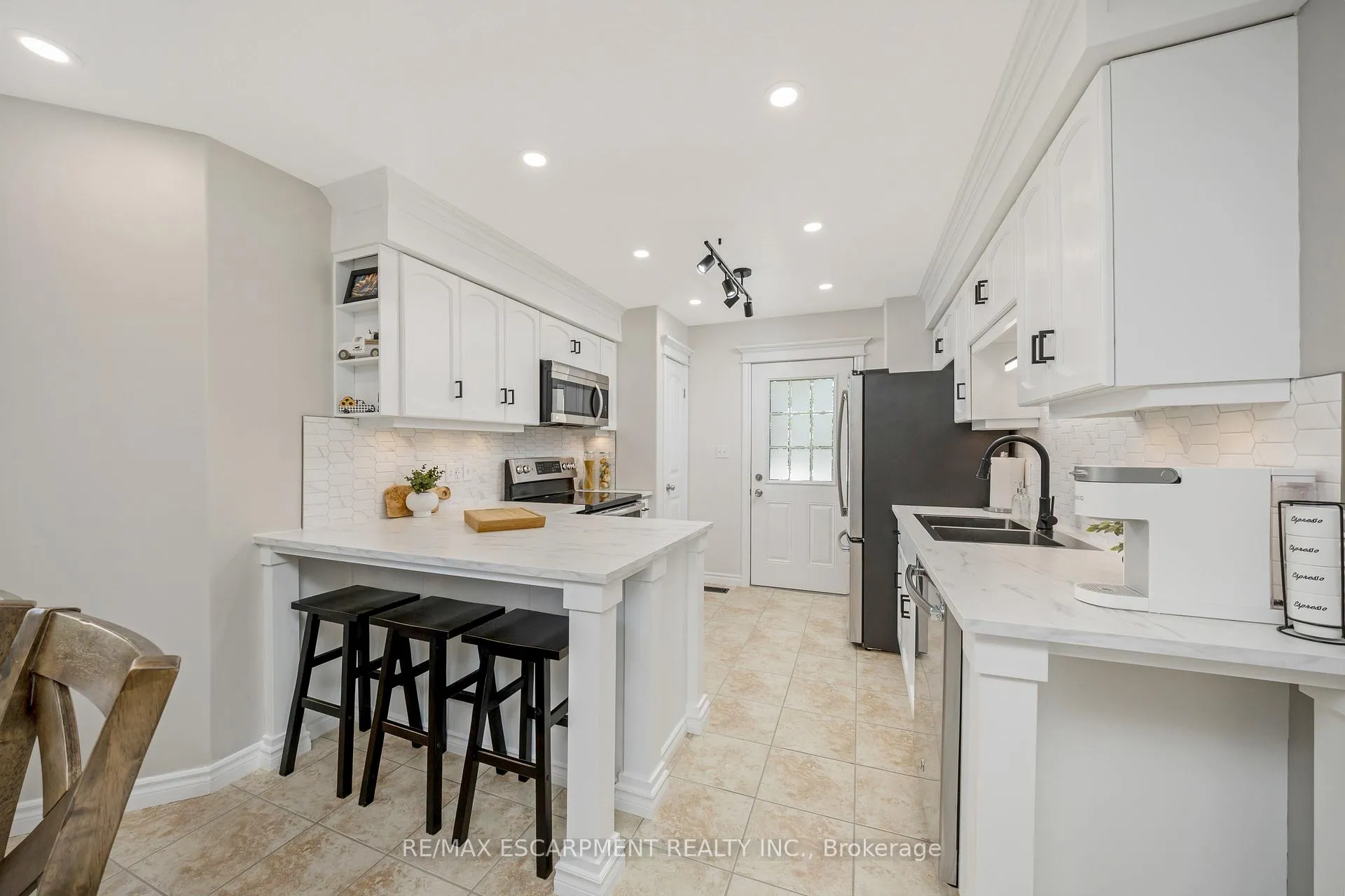 Photo 6 of 197 Carters Lane, Guelph/Eramosa, Rockwood — HOMEH
