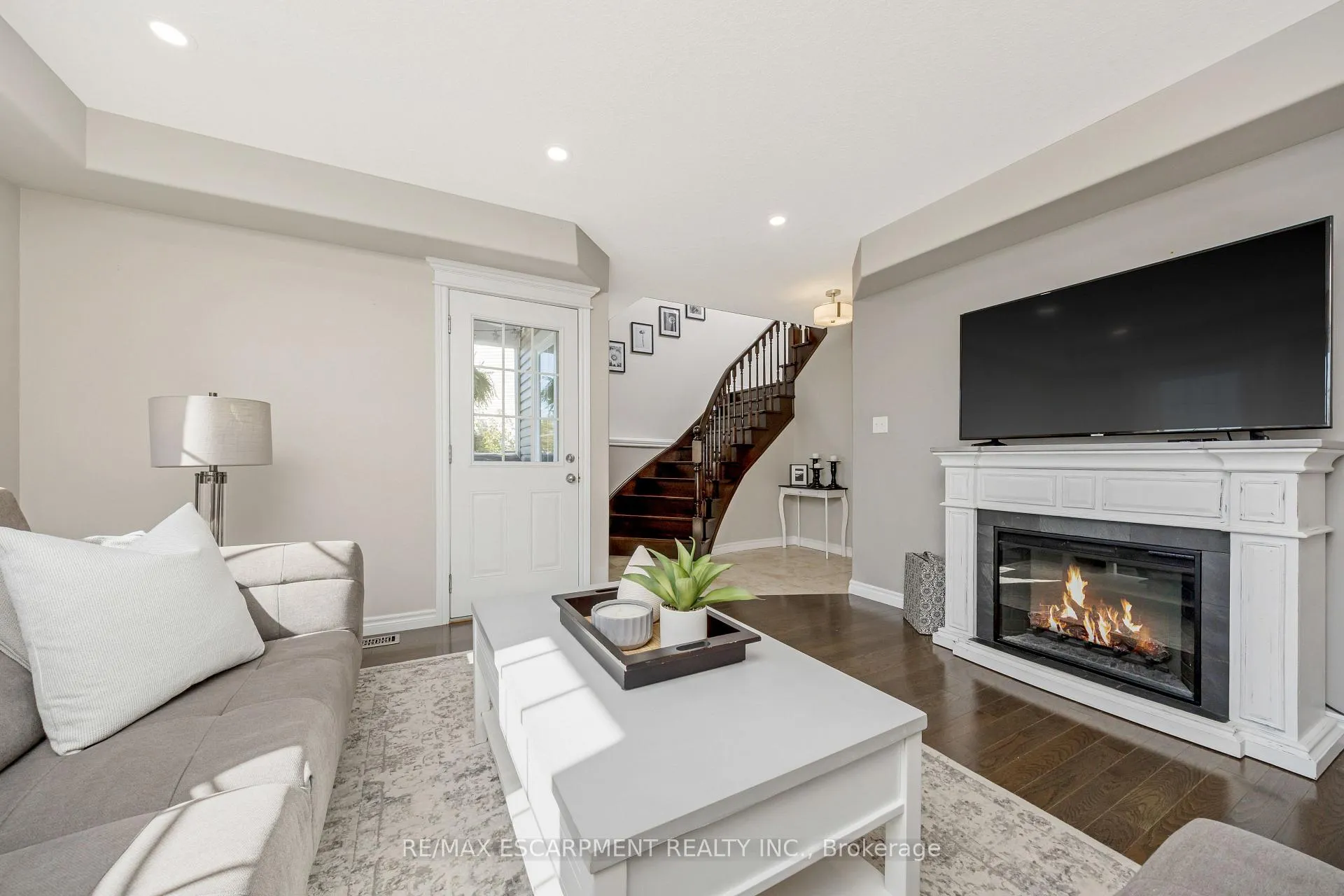 Photo 15 of 197 Carters Lane, Guelph/Eramosa, Rockwood — HOMEH