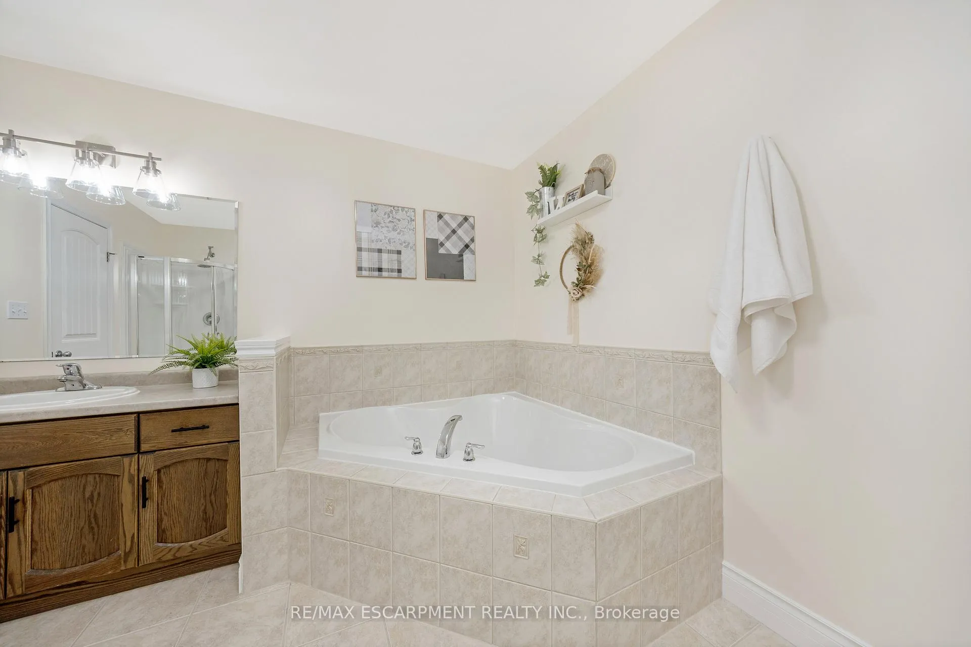 Photo 24 of 197 Carters Lane, Guelph/Eramosa, Rockwood — HOMEH