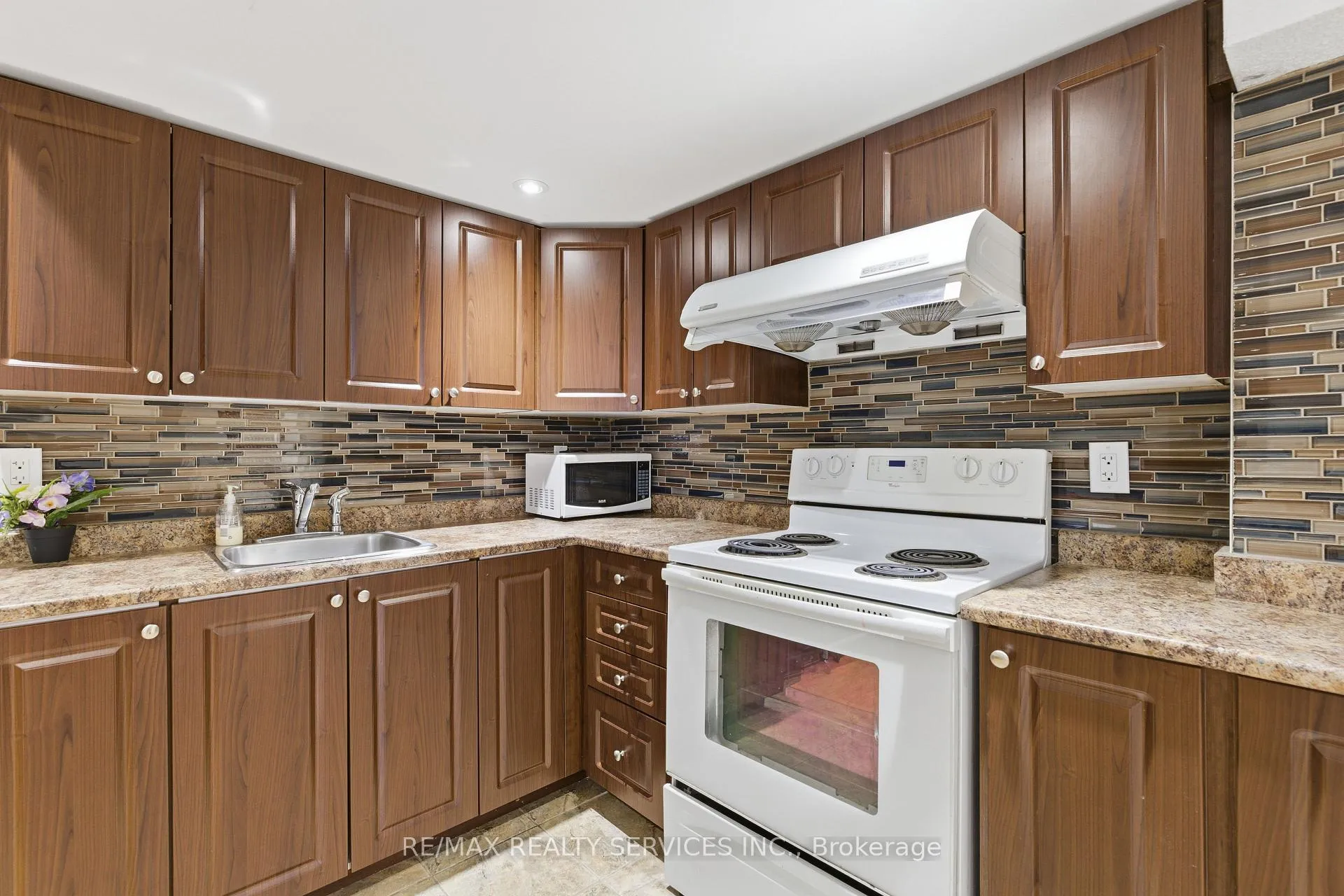 Photo 41 of 108 Amaranth Crescent, Brampton, Northwest Sandalwood Parkway — HOMEH