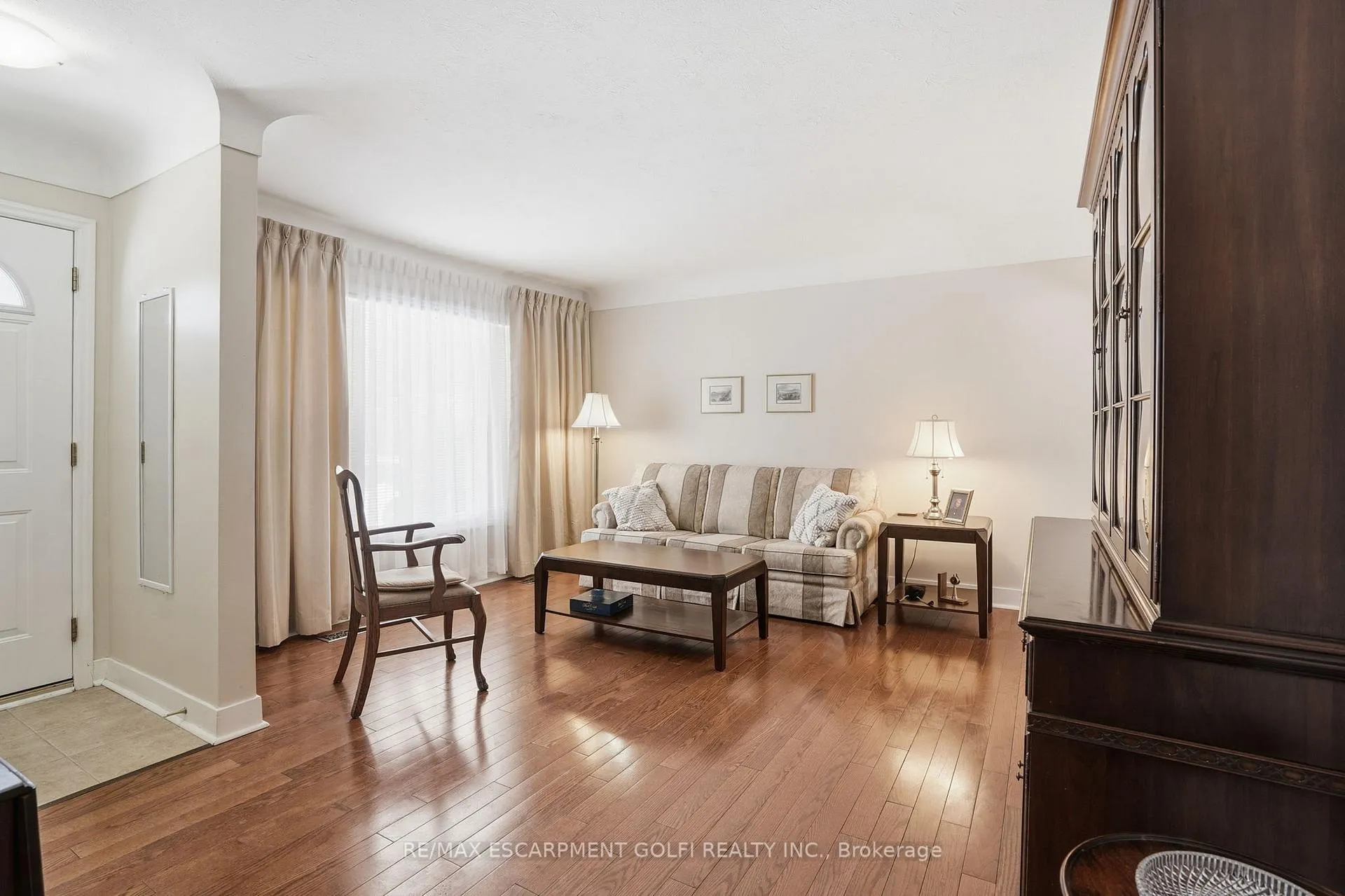 Photo 5 of 77 Jacobson Avenue, St. Catharines, Glendale/Glenridge — HOMEH