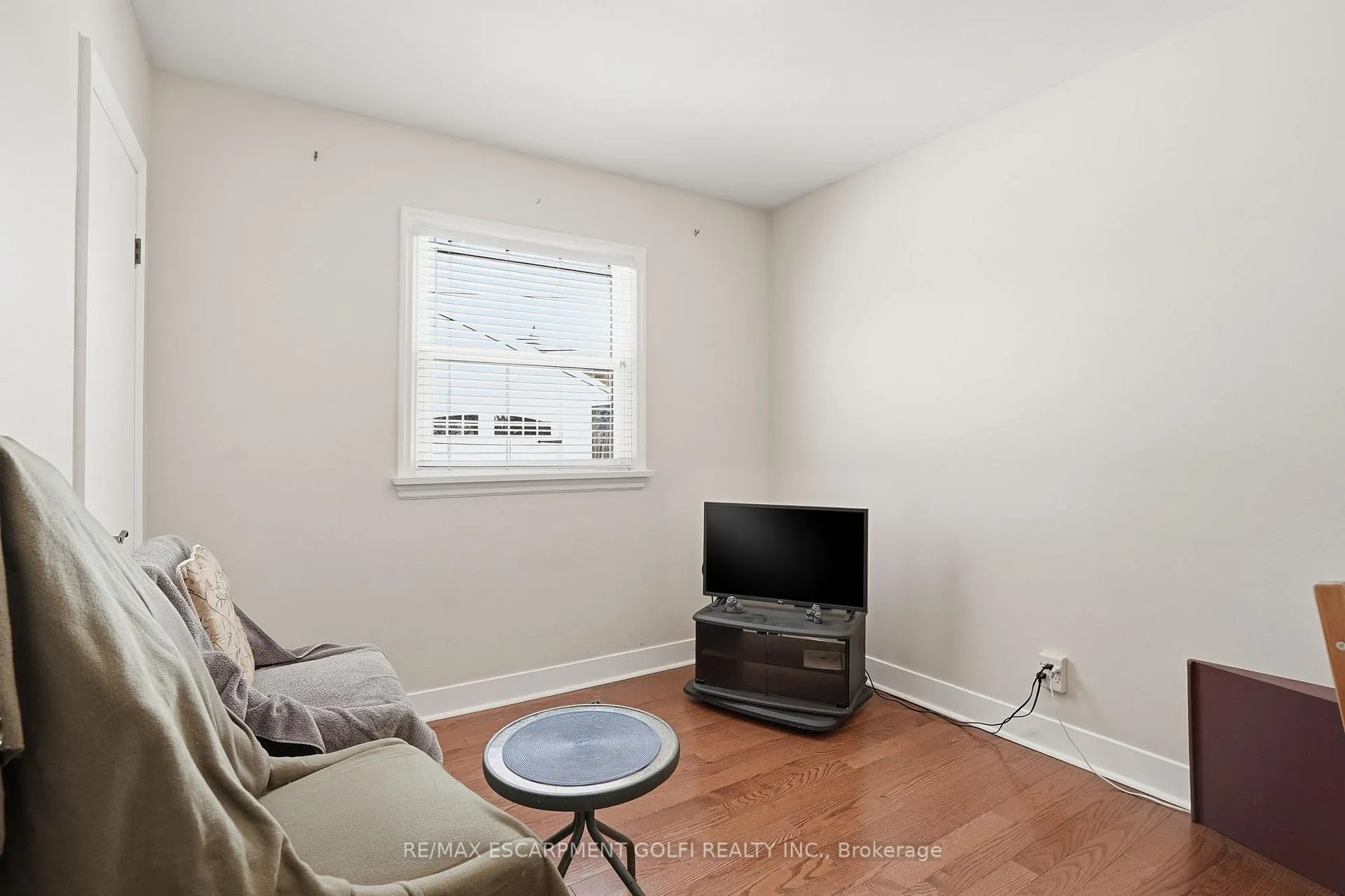 Photo 10 of 77 Jacobson Avenue, St. Catharines, Glendale/Glenridge — HOMEH