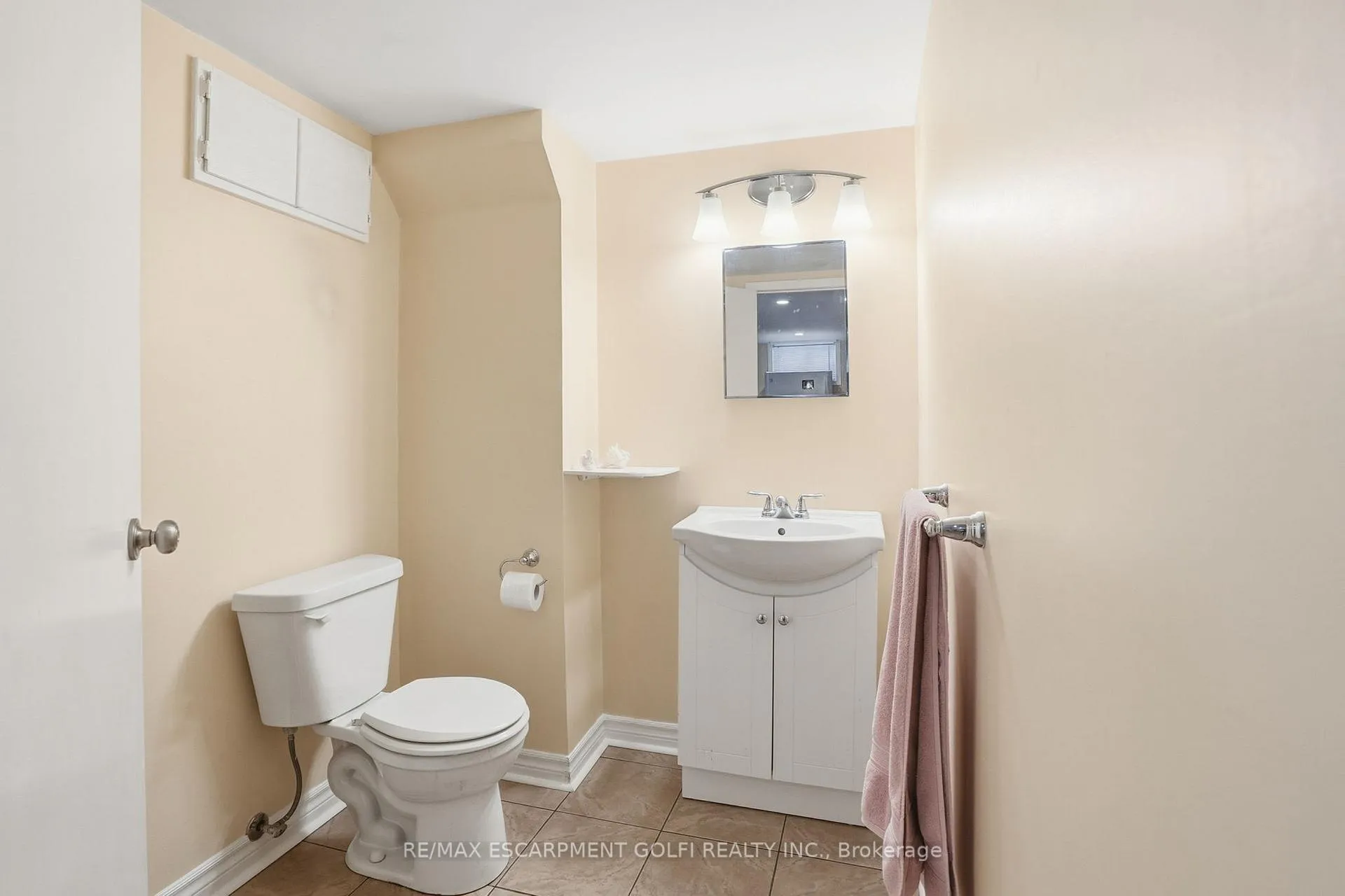 Photo 16 of 77 Jacobson Avenue, St. Catharines, Glendale/Glenridge — HOMEH