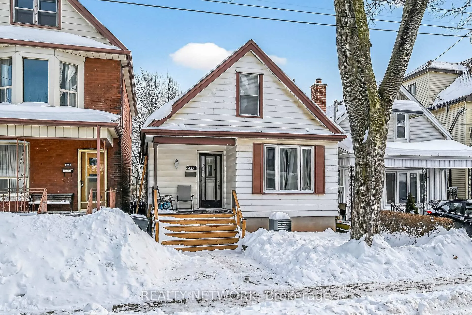 Photo 1 of 234 Balmoral Avenue N, Hamilton, Crown Point — HOMEH