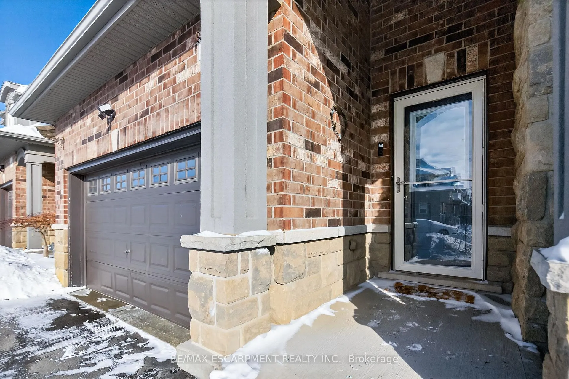 Photo 2 of 44 Madonna Drive, Hamilton, Carpenter — HOMEH