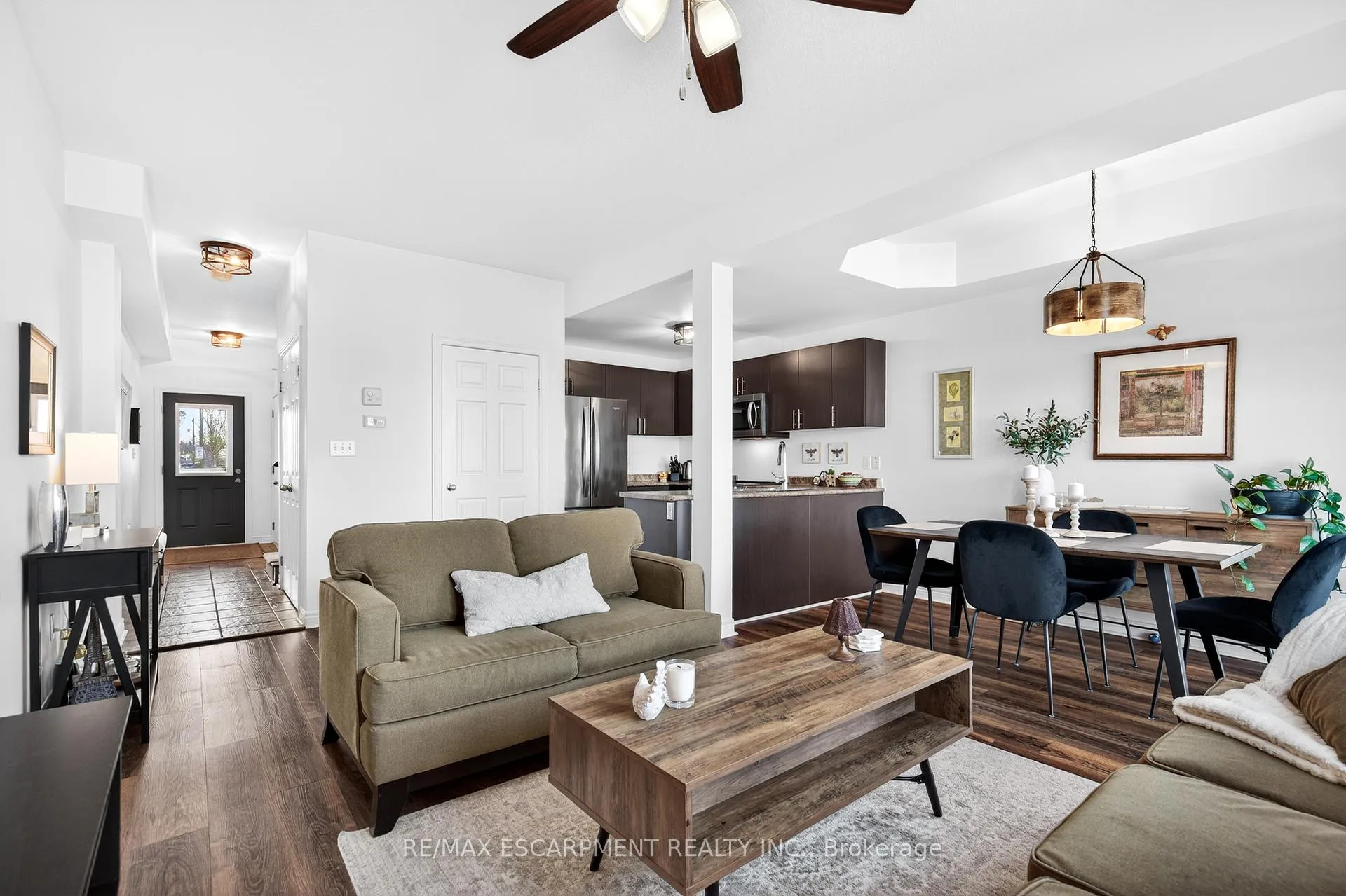 Photo 3 of 44 Madonna Drive, Hamilton, Carpenter — HOMEH