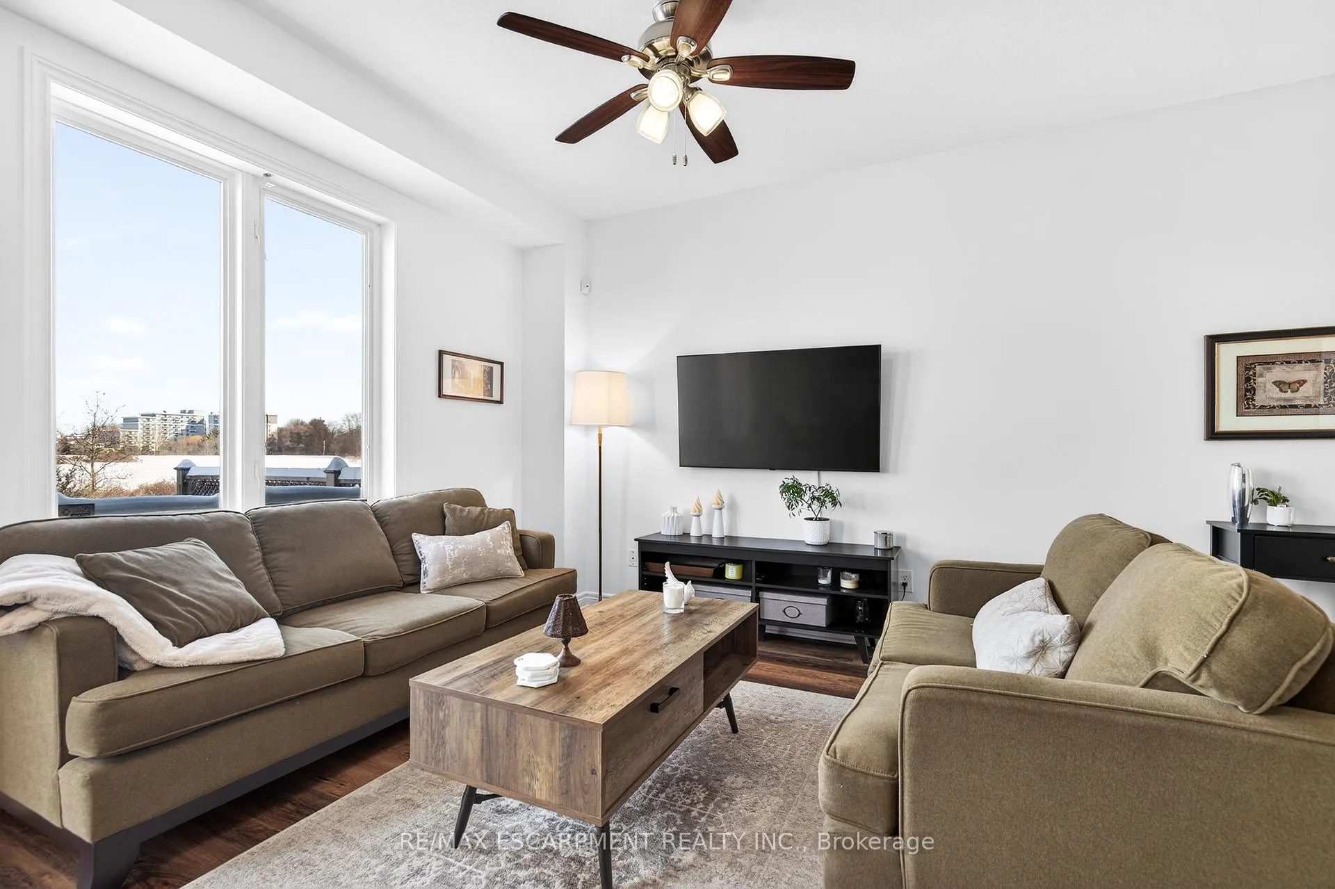 Photo 6 of 44 Madonna Drive, Hamilton, Carpenter — HOMEH