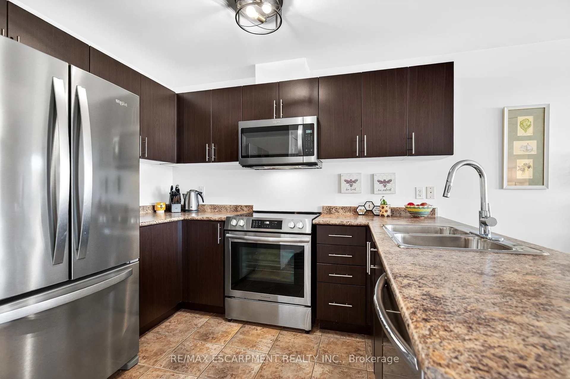 Photo 8 of 44 Madonna Drive, Hamilton, Carpenter — HOMEH