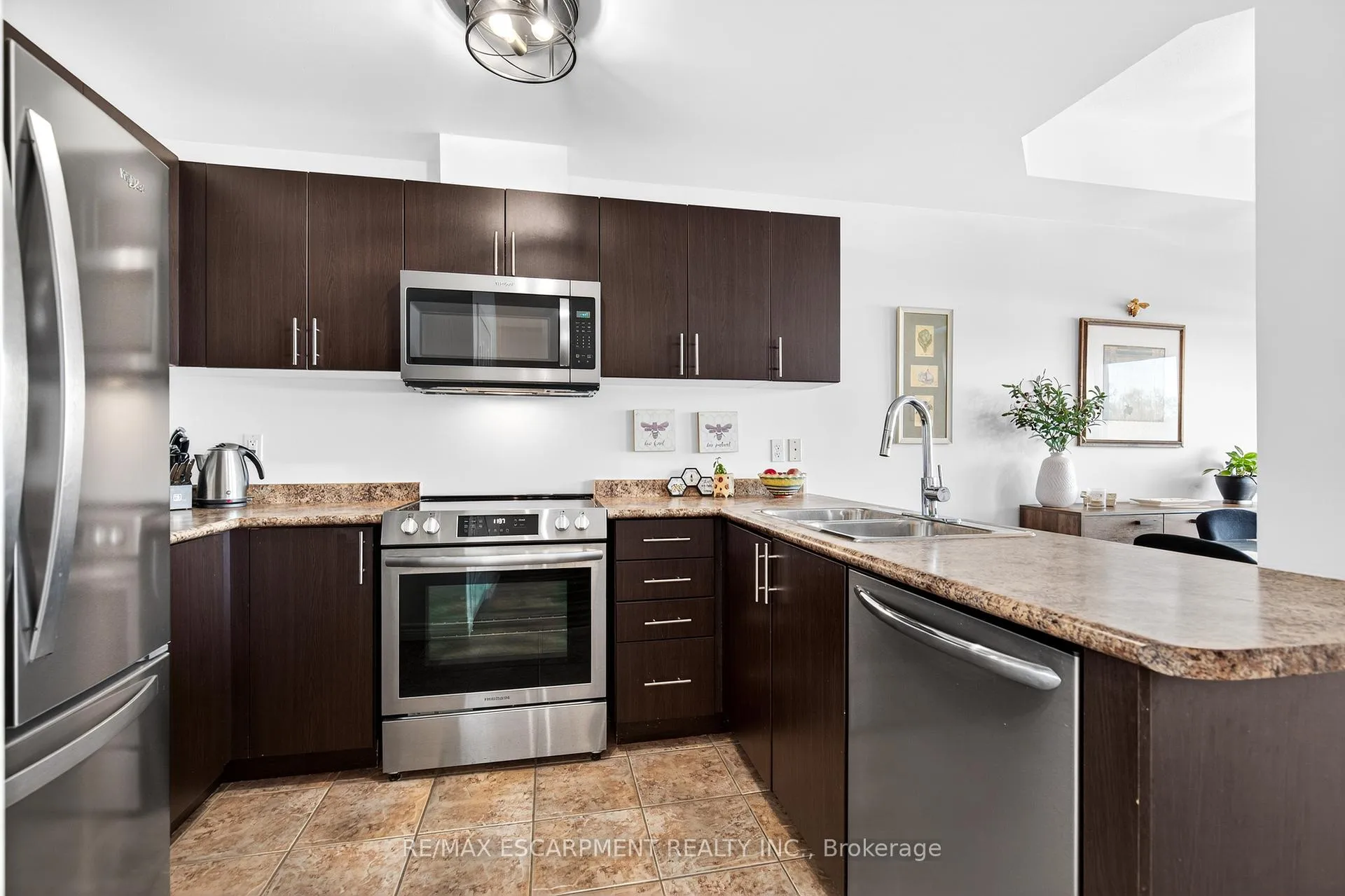 Photo 9 of 44 Madonna Drive, Hamilton, Carpenter — HOMEH