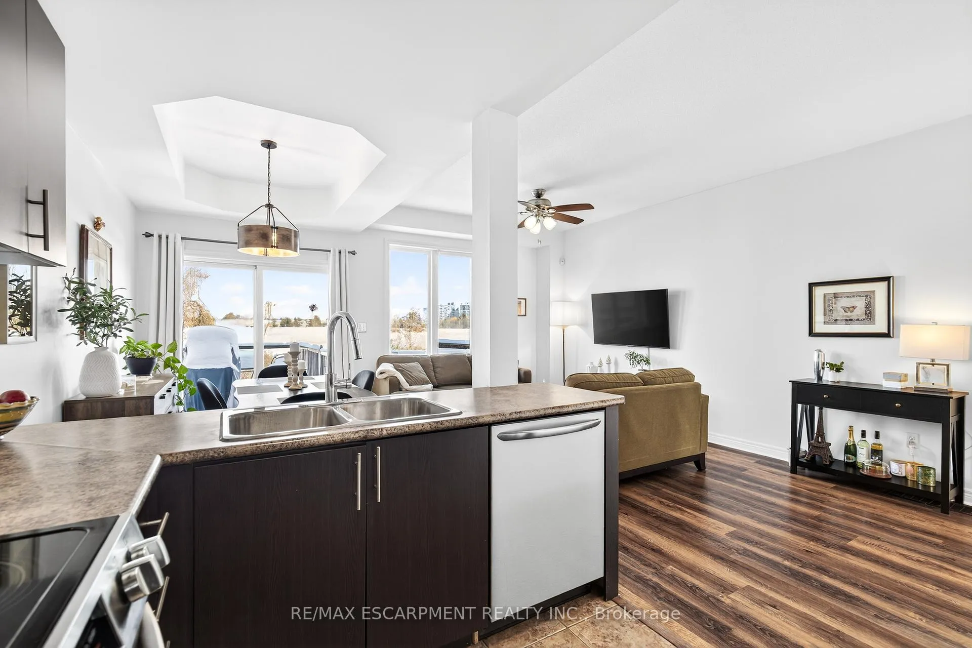 Photo 10 of 44 Madonna Drive, Hamilton, Carpenter — HOMEH