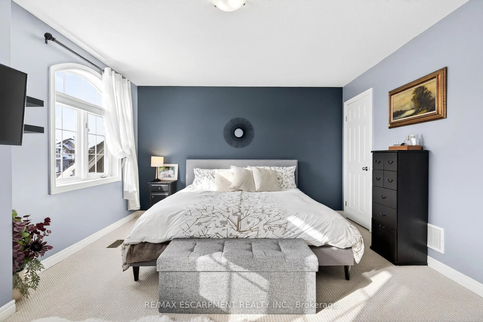 Photo 14 of 44 Madonna Drive, Hamilton, Carpenter — HOMEH