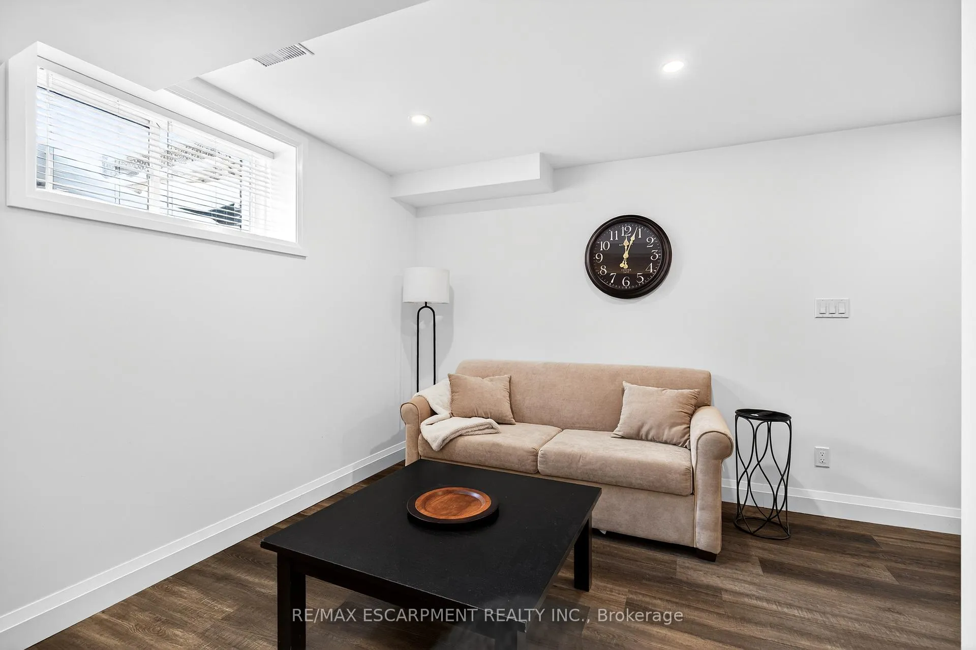 Photo 26 of 44 Madonna Drive, Hamilton, Carpenter — HOMEH