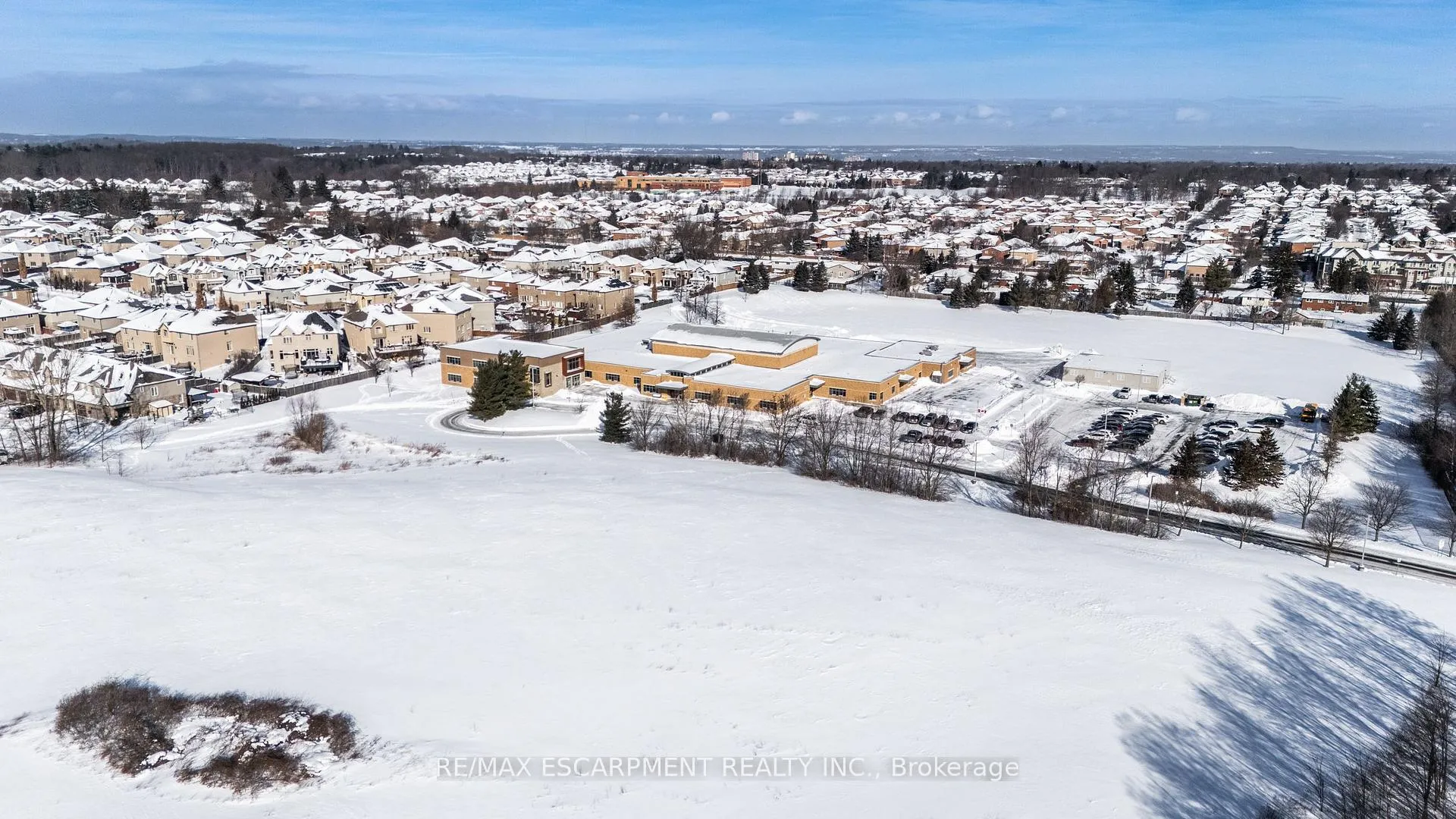 Photo 34 of 44 Madonna Drive, Hamilton, Carpenter — HOMEH