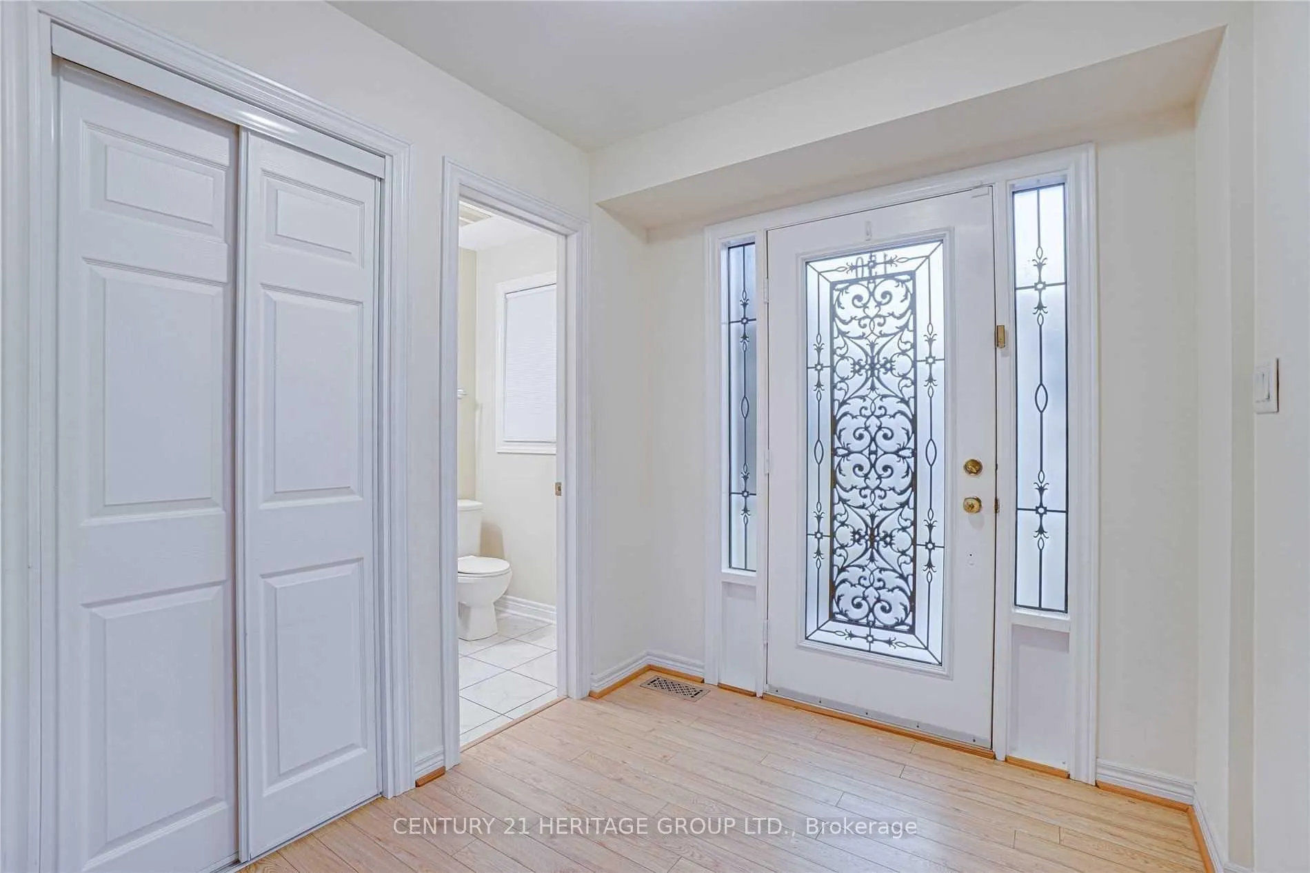 Photo 2 of 150 Ashton Drive, Vaughan, Maple — HOMEH