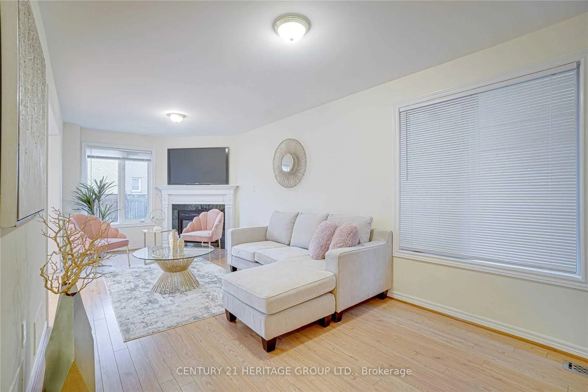 Photo 12 of 150 Ashton Drive, Vaughan, Maple — HOMEH