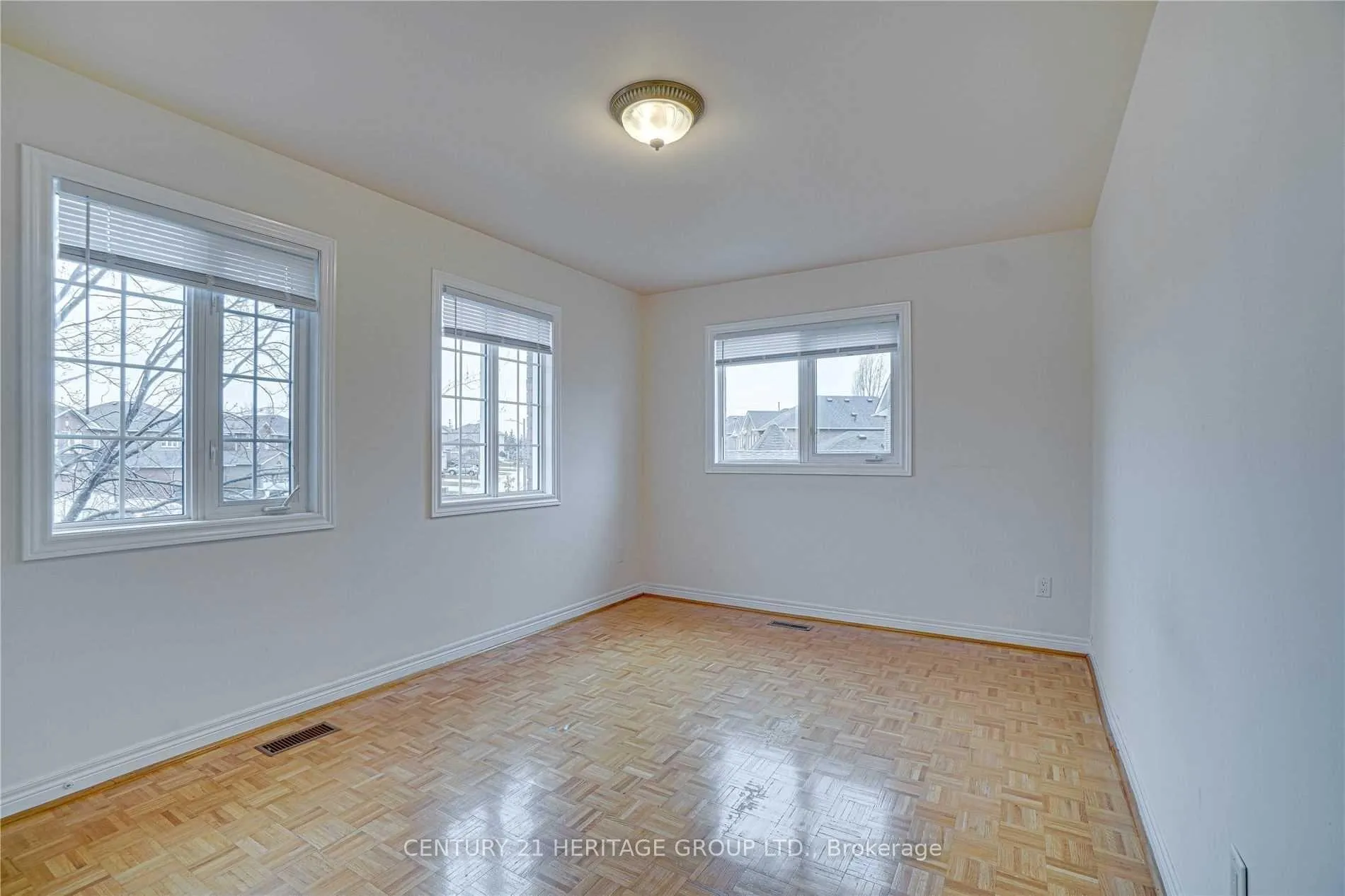 Photo 26 of 150 Ashton Drive, Vaughan, Maple — HOMEH