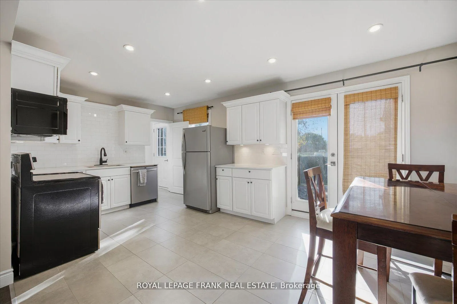 Photo 6 of 1186 Ravine Road, Oshawa, Lakeview — HOMEH