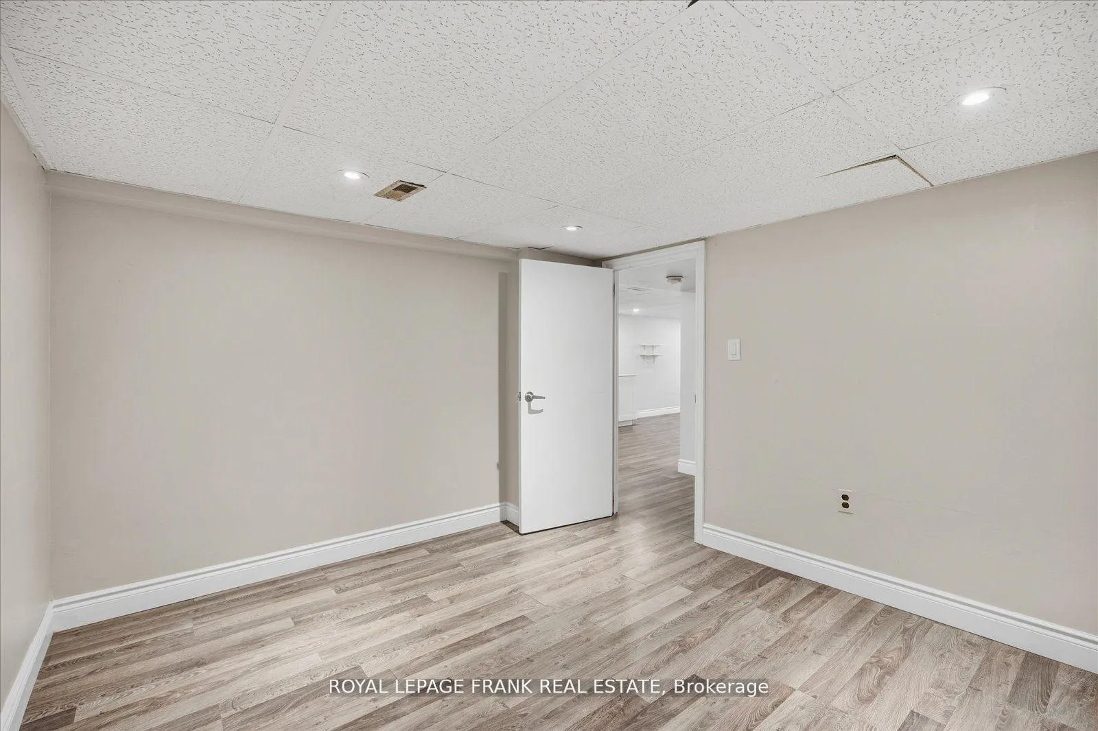 Photo 19 of 1186 Ravine Road, Oshawa, Lakeview — HOMEH