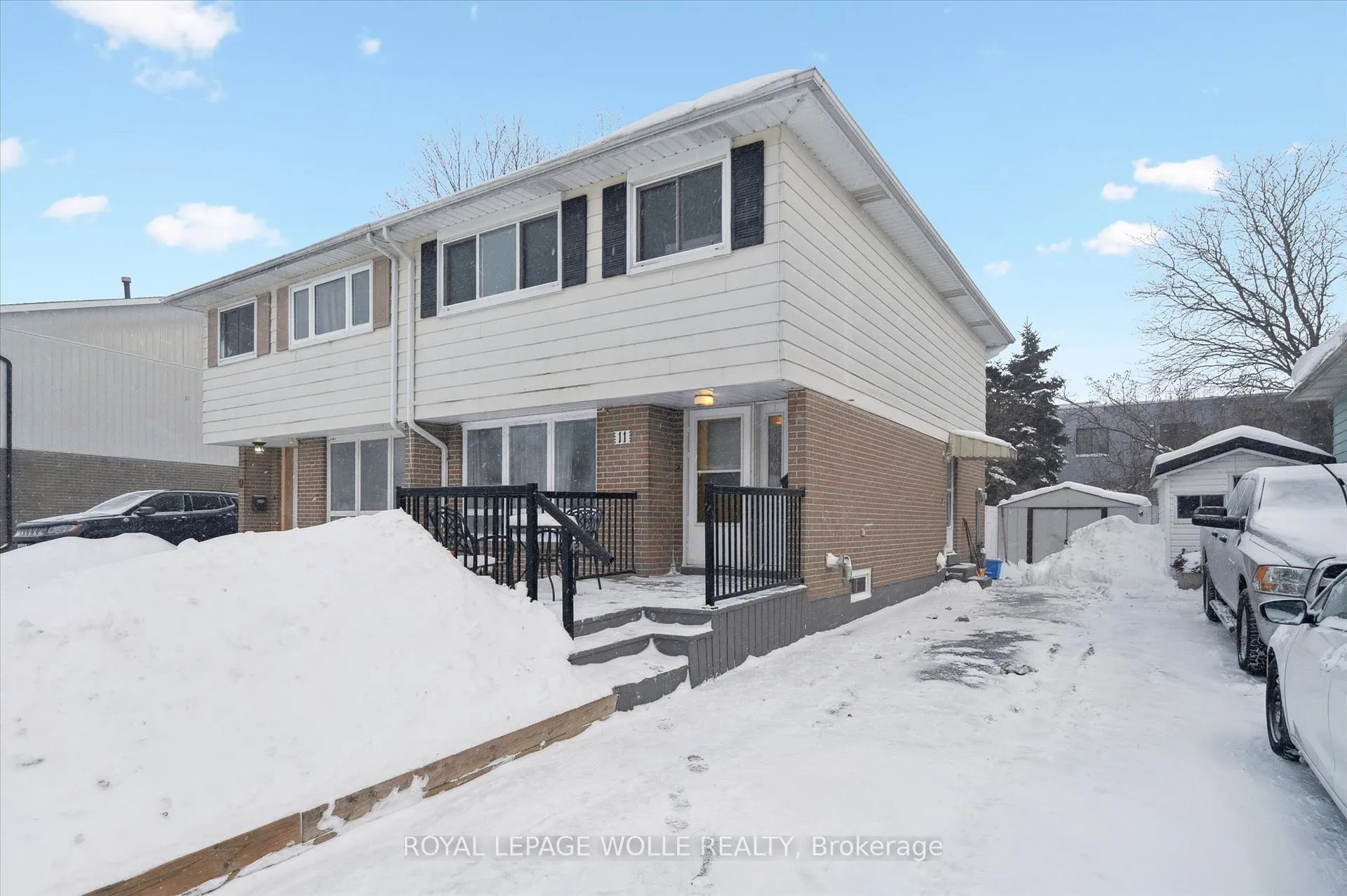 Photo 2 of 11 Ingleside Drive, Kitchener, Victoria Hills — HOMEH