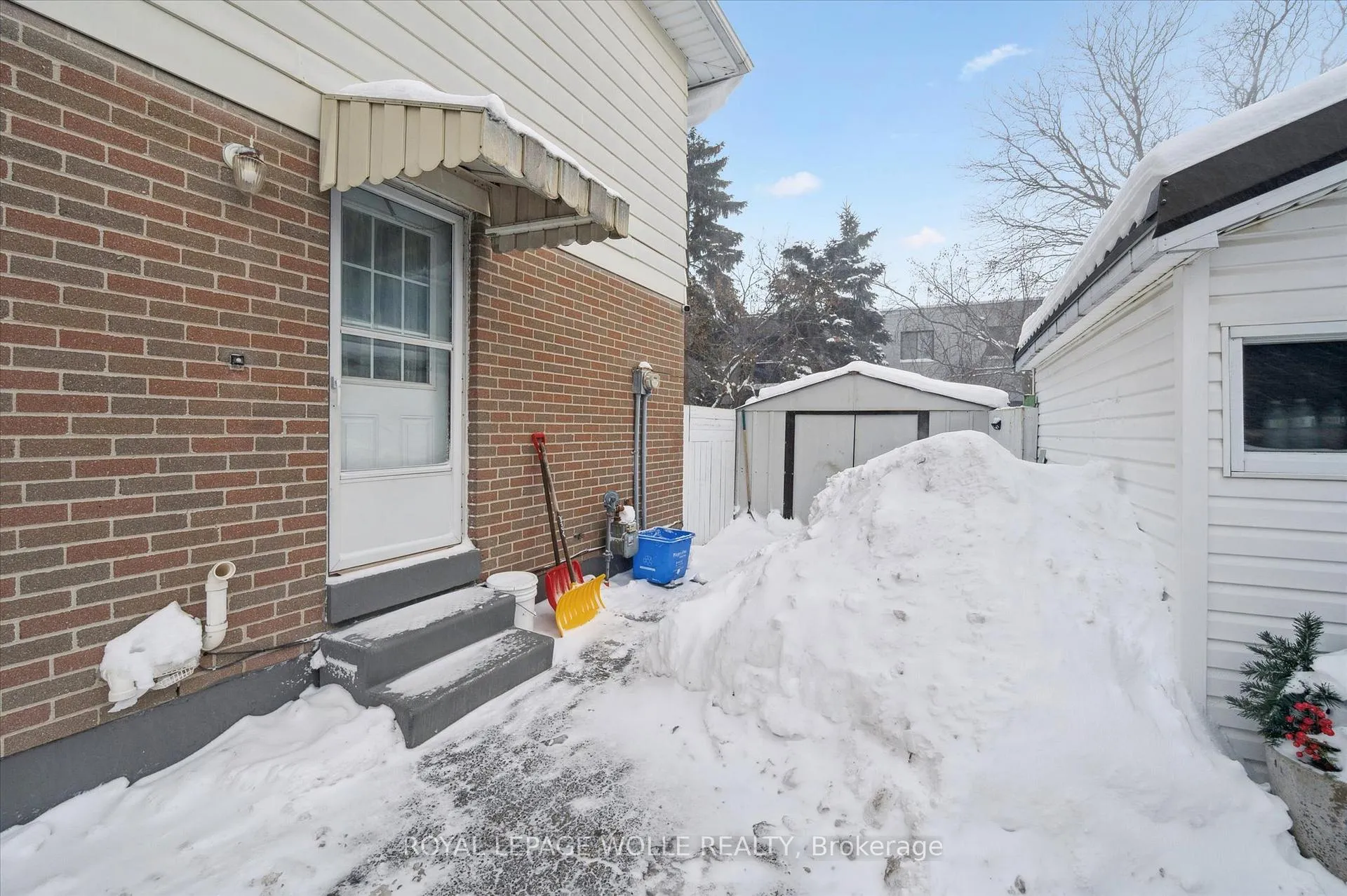 Photo 4 of 11 Ingleside Drive, Kitchener, Victoria Hills — HOMEH