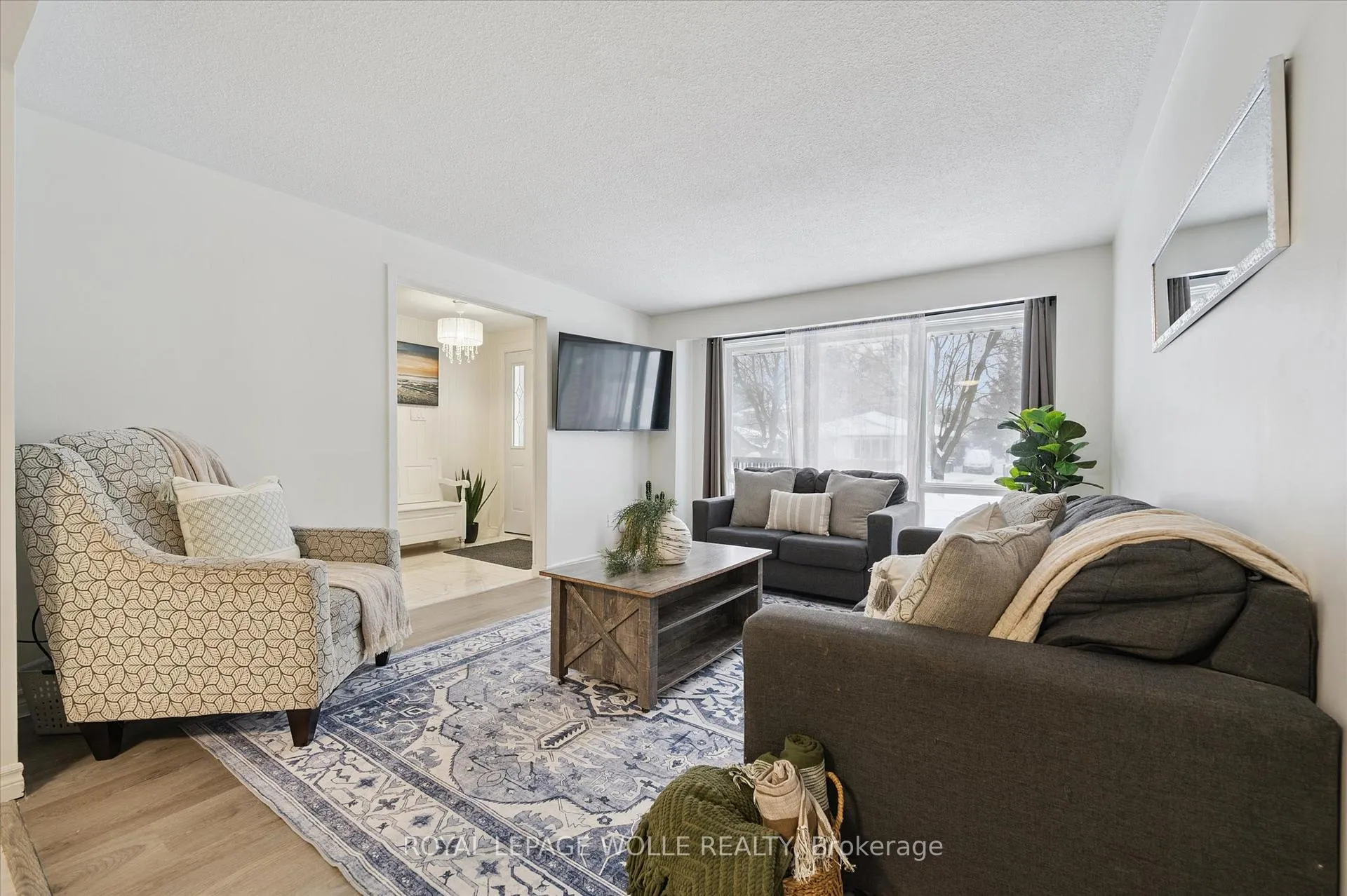 Photo 7 of 11 Ingleside Drive, Kitchener, Victoria Hills — HOMEH