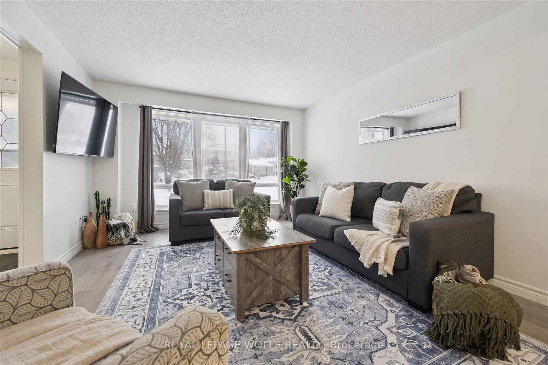 Photo 8 of 11 Ingleside Drive, Kitchener, Victoria Hills — HOMEH