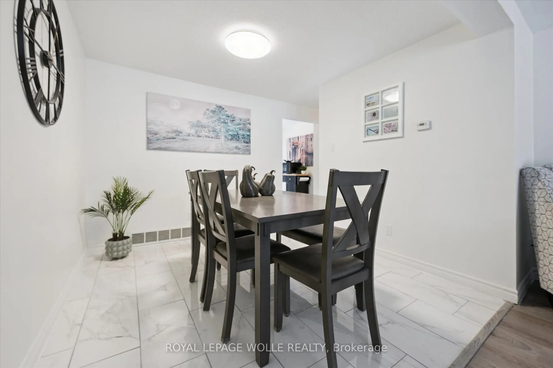 Photo 12 of 11 Ingleside Drive, Kitchener, Victoria Hills — HOMEH