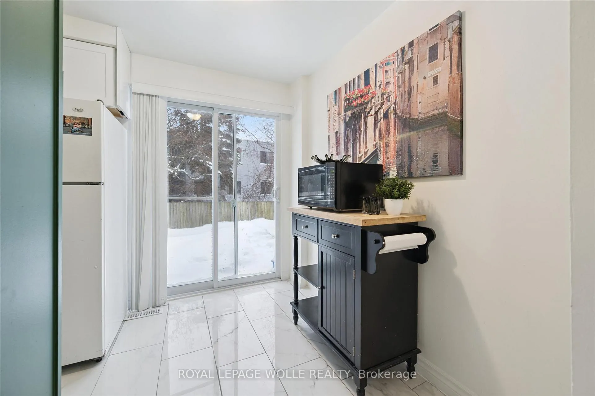 Photo 16 of 11 Ingleside Drive, Kitchener, Victoria Hills — HOMEH