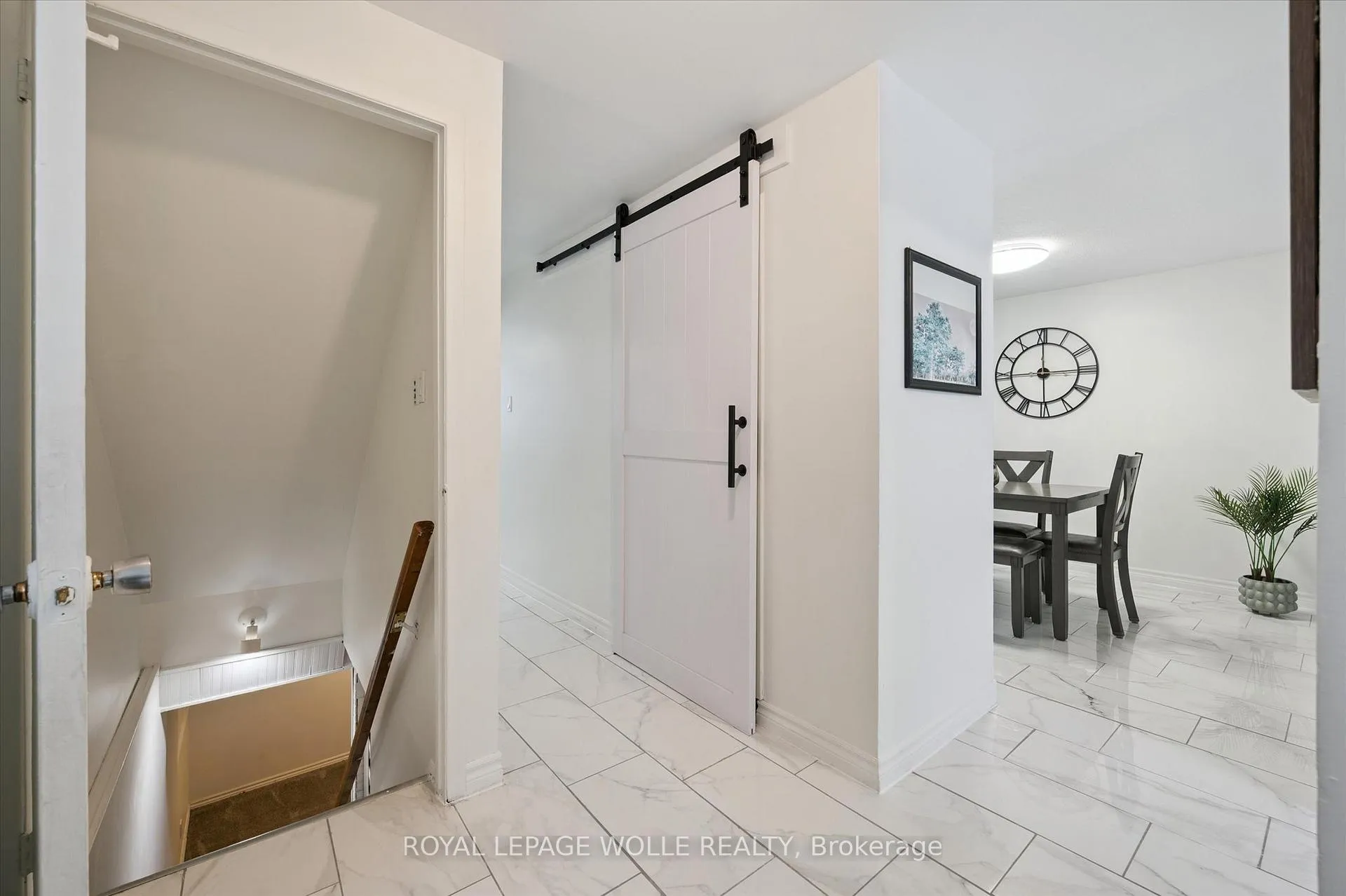 Photo 17 of 11 Ingleside Drive, Kitchener, Victoria Hills — HOMEH