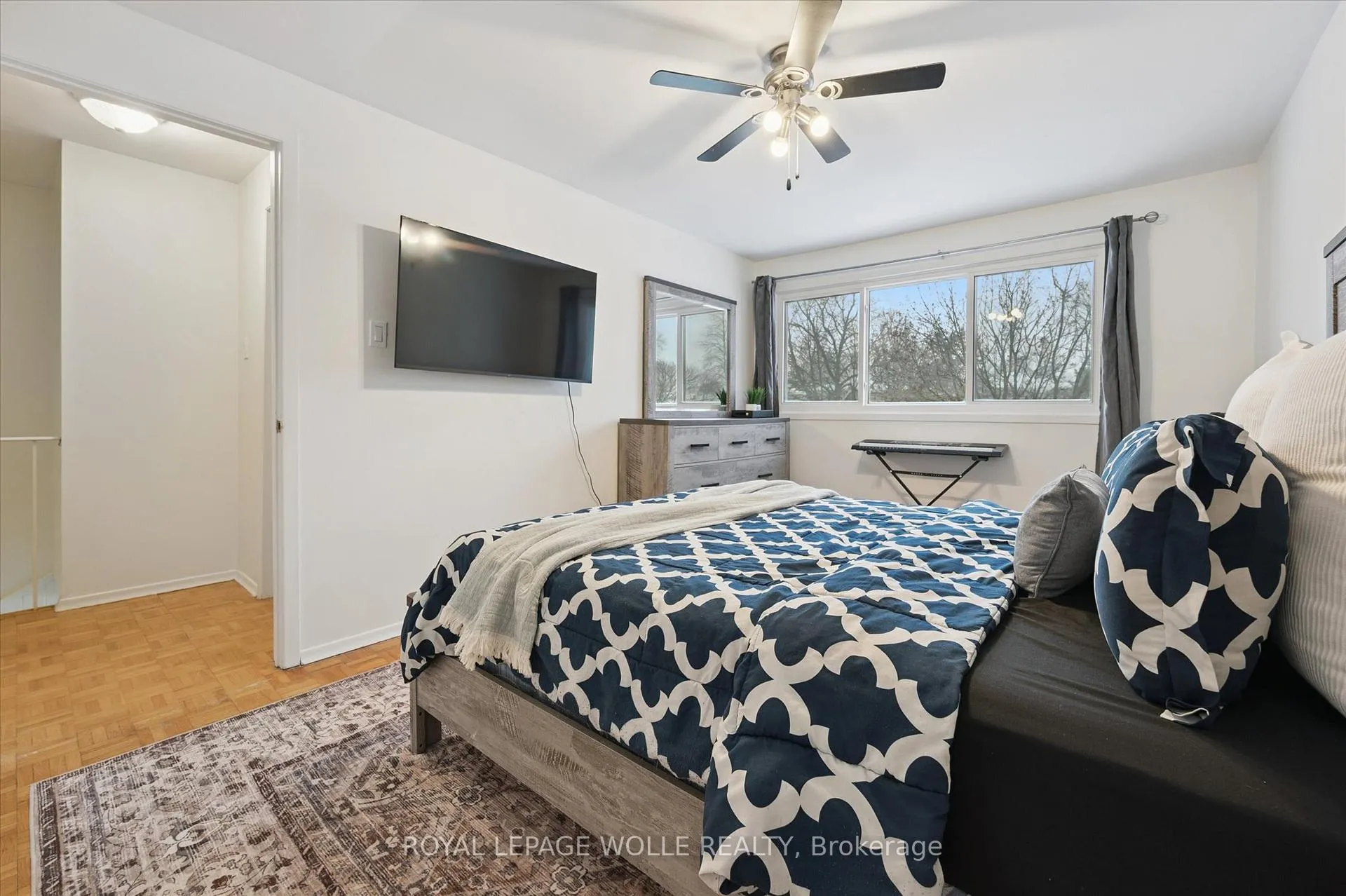 Photo 24 of 11 Ingleside Drive, Kitchener, Victoria Hills — HOMEH