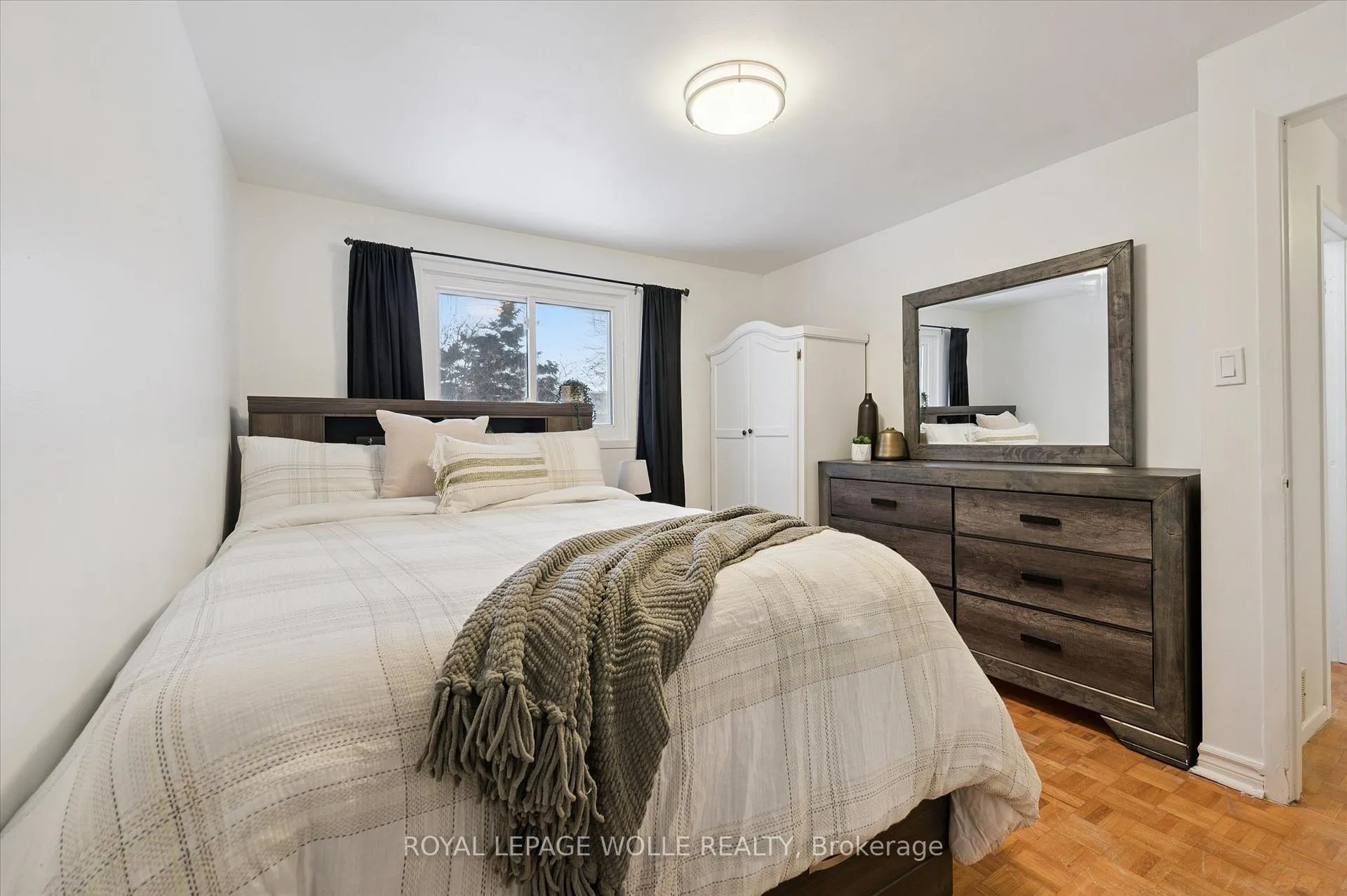 Photo 28 of 11 Ingleside Drive, Kitchener, Victoria Hills — HOMEH