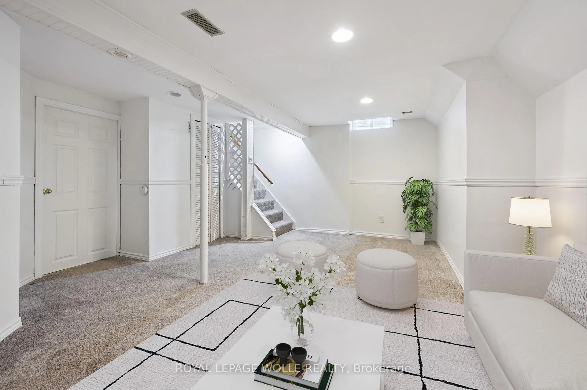Photo 33 of 11 Ingleside Drive, Kitchener, Victoria Hills — HOMEH