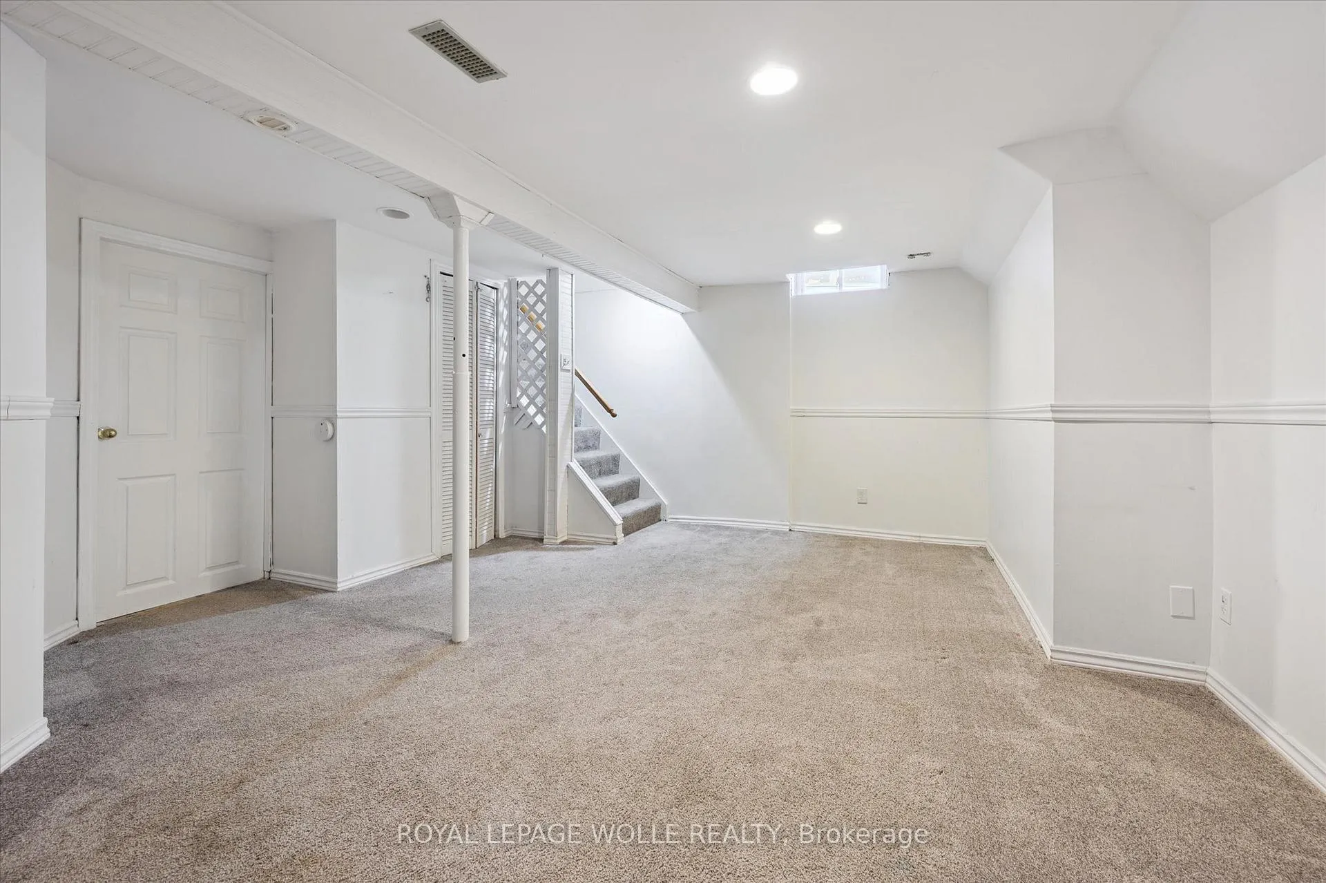 Photo 34 of 11 Ingleside Drive, Kitchener, Victoria Hills — HOMEH