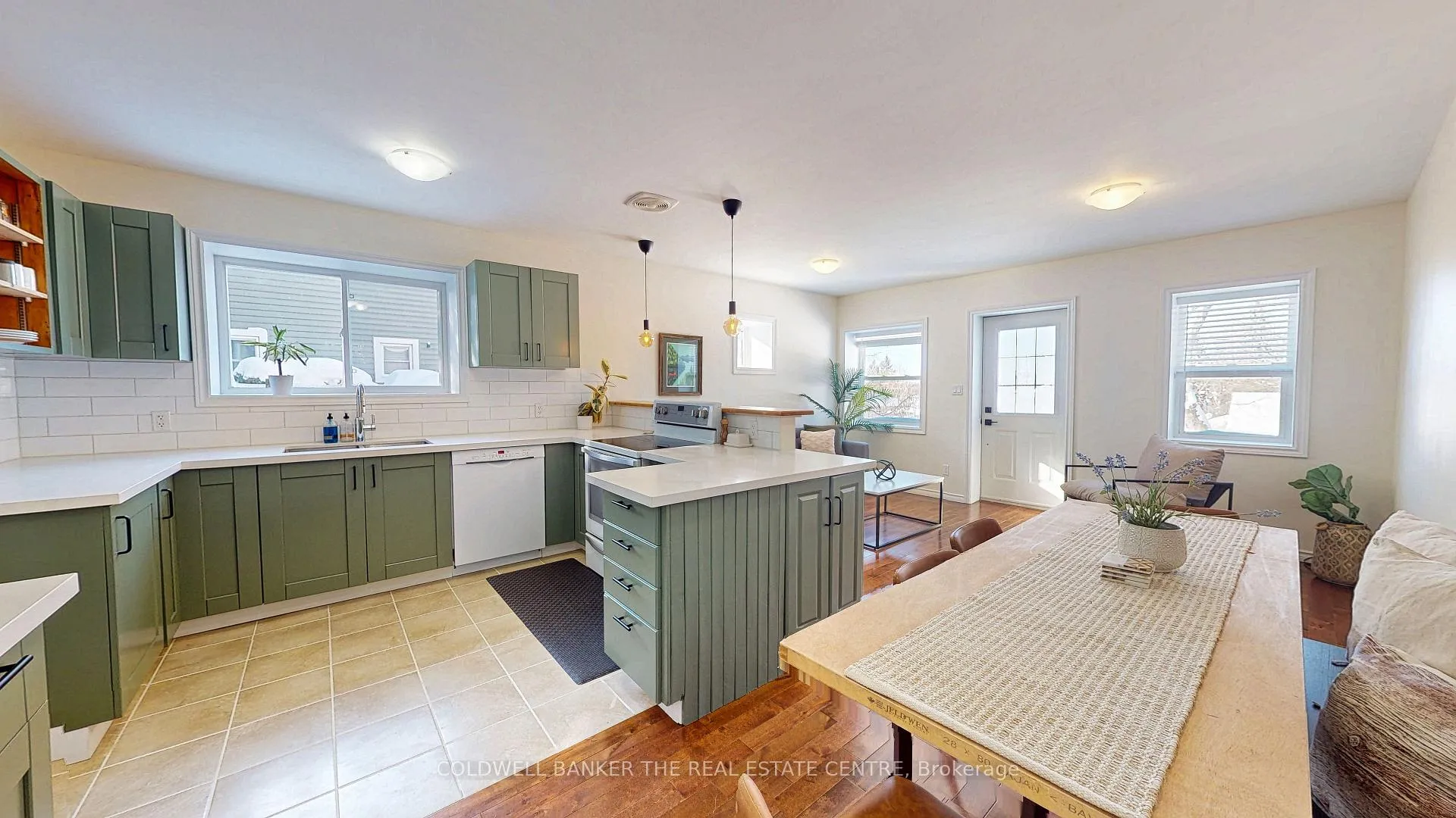 Photo 1 of 135 Simcoe Street, Orillia — HOMEH