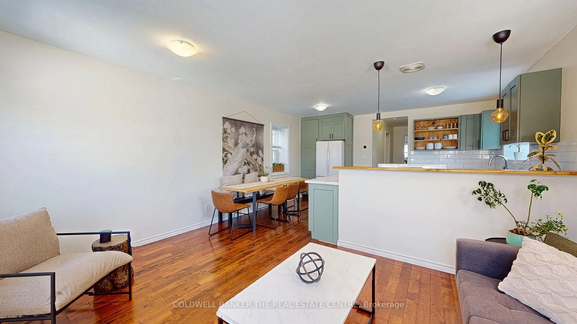 Photo 4 of 135 Simcoe Street, Orillia — HOMEH