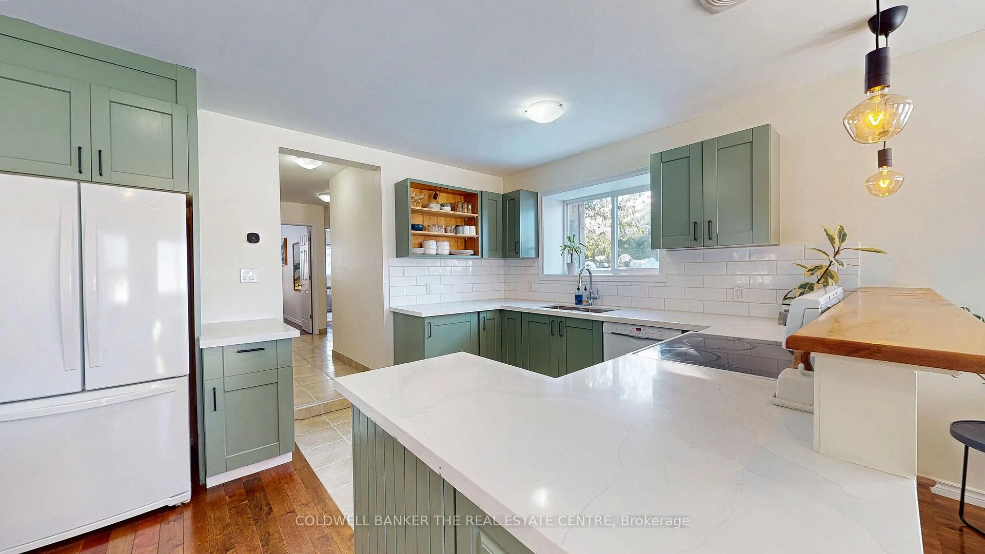 Photo 5 of 135 Simcoe Street, Orillia — HOMEH