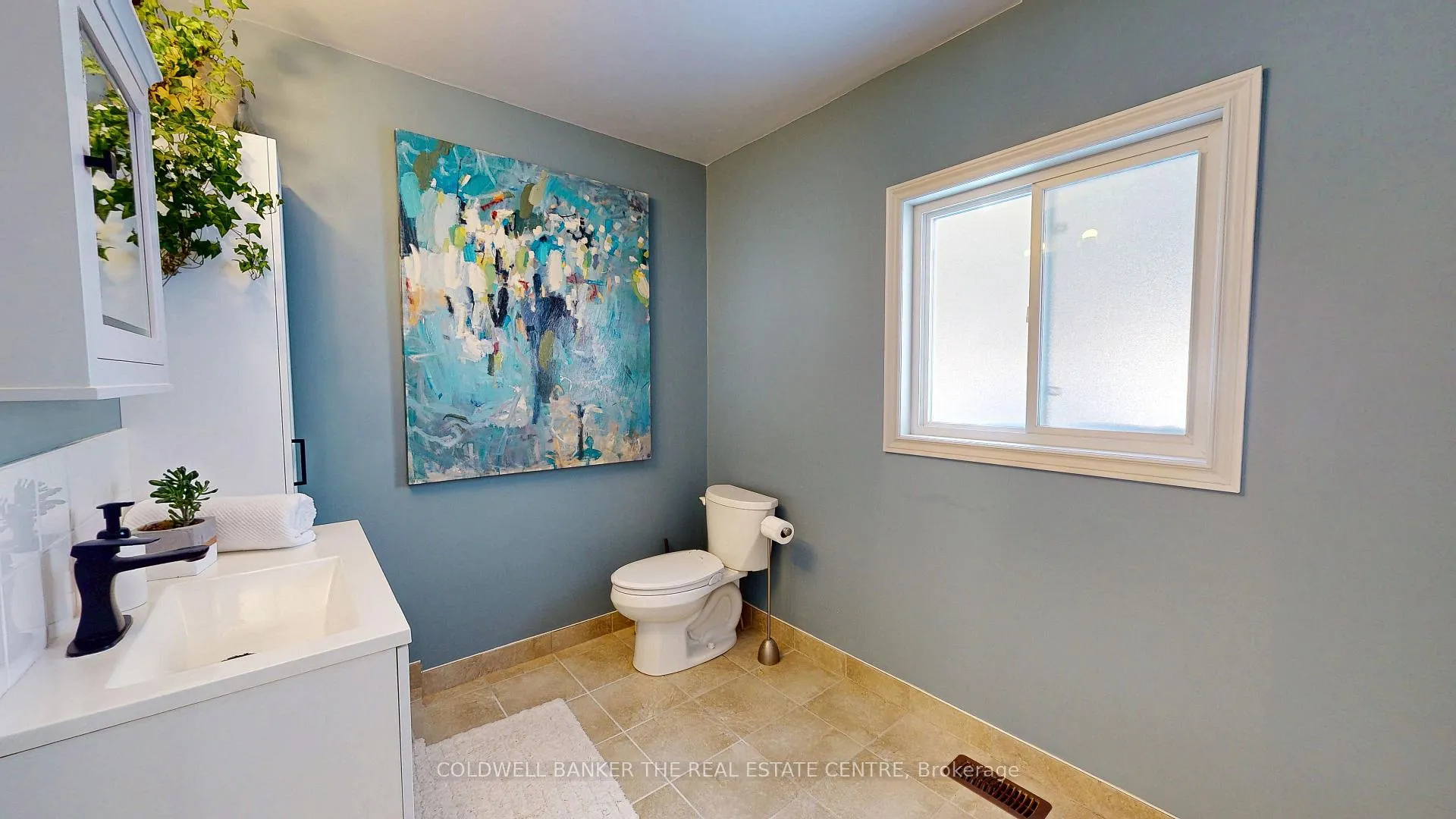 Photo 14 of 135 Simcoe Street, Orillia — HOMEH