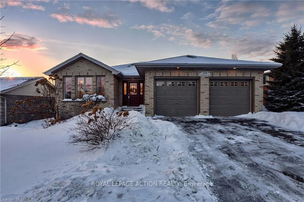 Photo 1 of 28 Mansfield Drive, Brant, South Dumfries — HOMEH
