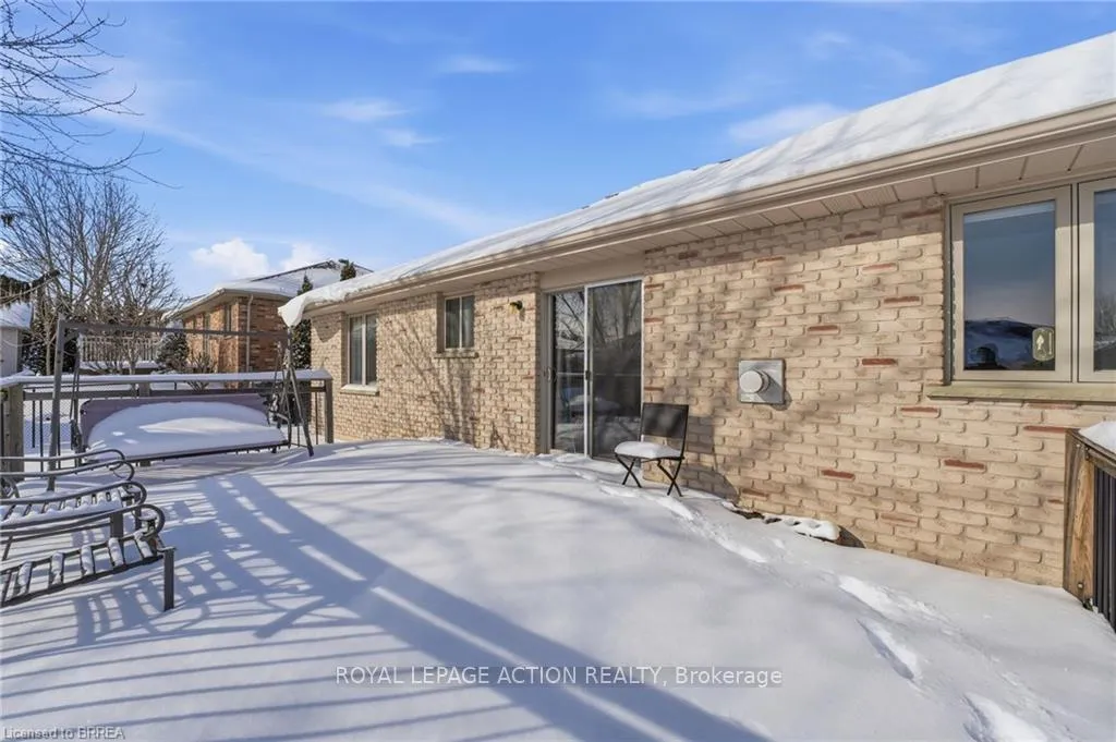 Photo 20 of 28 Mansfield Drive, Brant, South Dumfries — HOMEH
