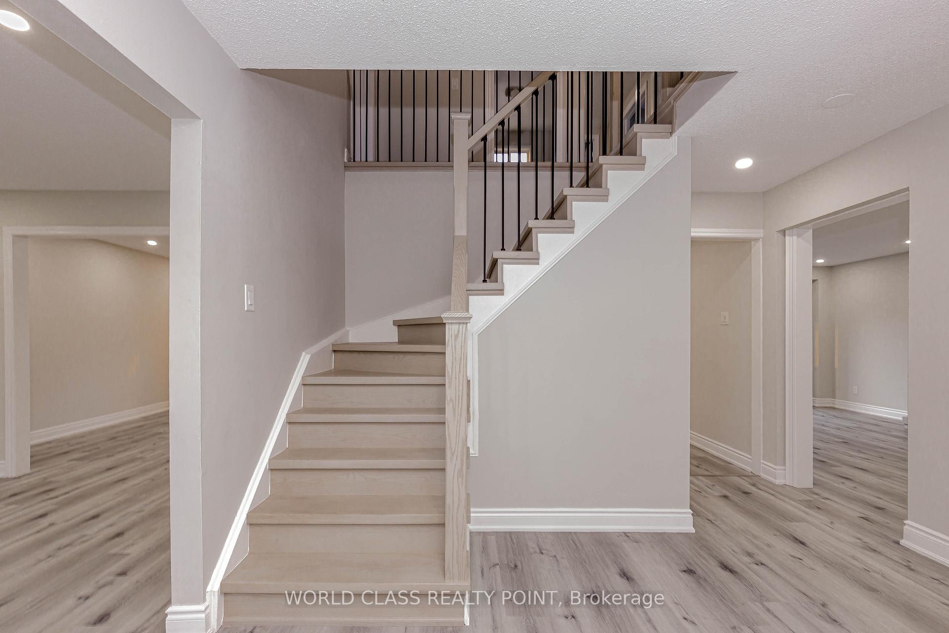 Photo 4 of 76 Moffatt Avenue, Brampton, Fletcher's West — HOMEH