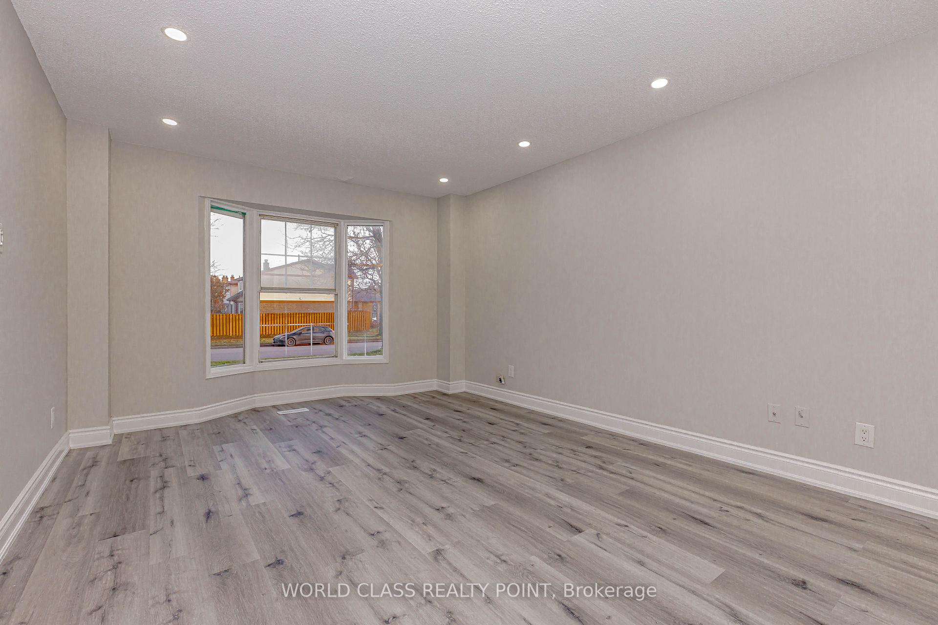 Photo 8 of 76 Moffatt Avenue, Brampton, Fletcher's West — HOMEH
