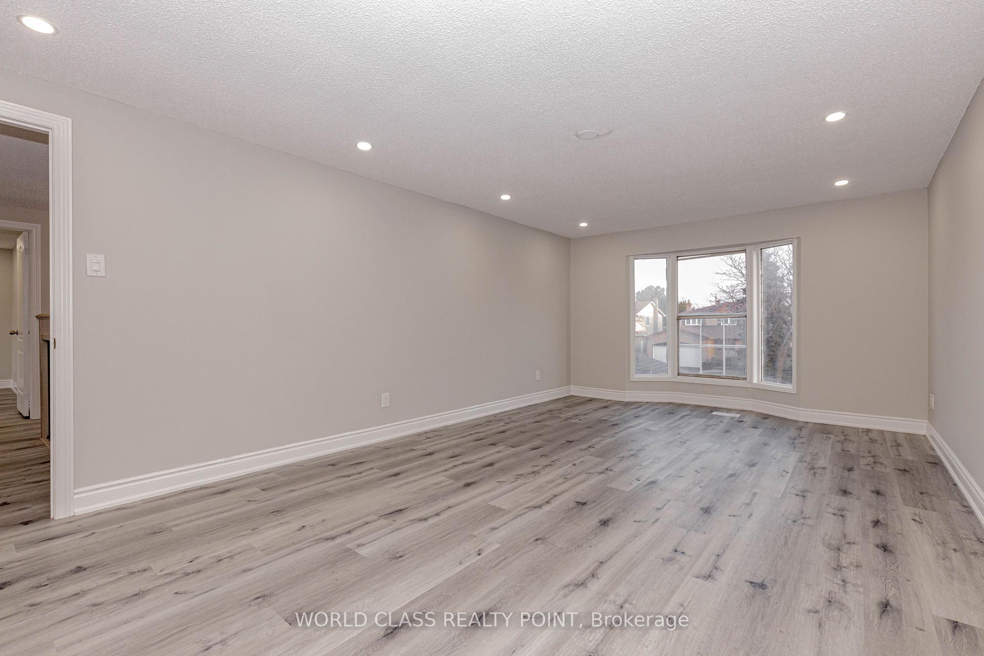 Photo 20 of 76 Moffatt Avenue, Brampton, Fletcher's West — HOMEH