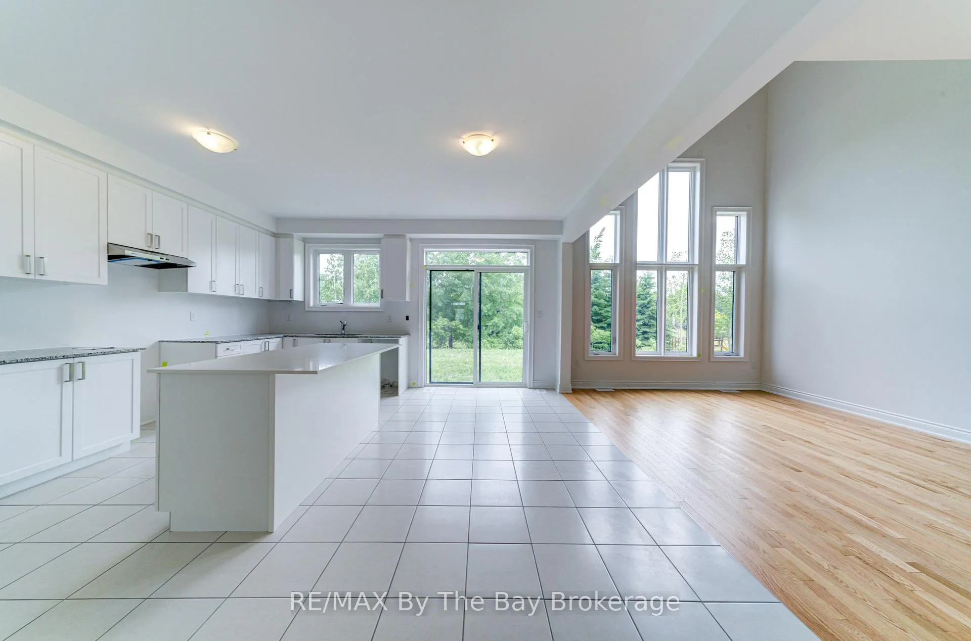 Photo 9 of 12 Misty Ridge Road, Wasaga Beach — HOMEH